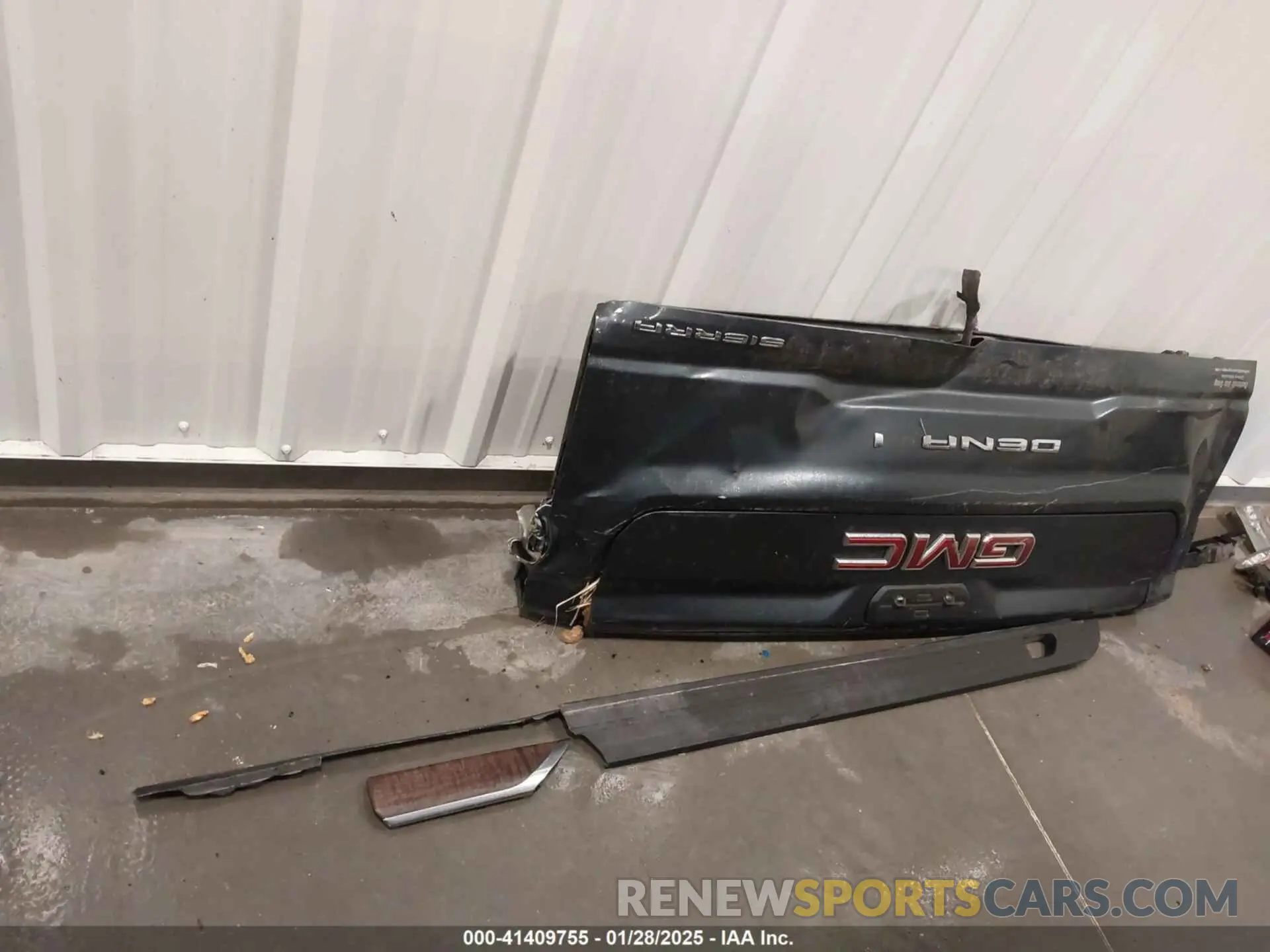 13 Photograph of a damaged car 1GT49RE79LF222913 GMC SIERRA 2500HD 2020