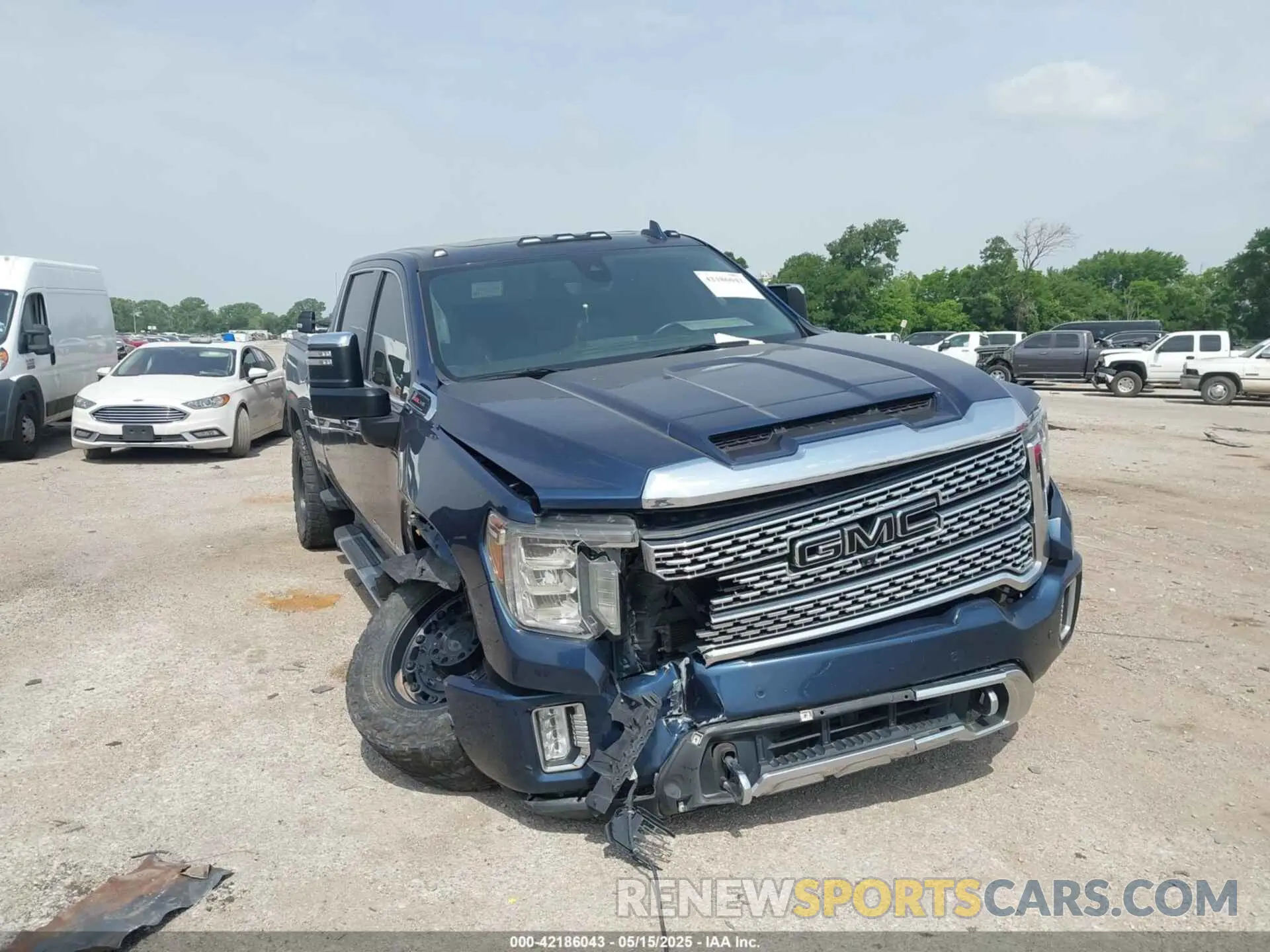 1 Photograph of a damaged car 1GT49RE7XLF322129 GMC SIERRA 2500HD 2020