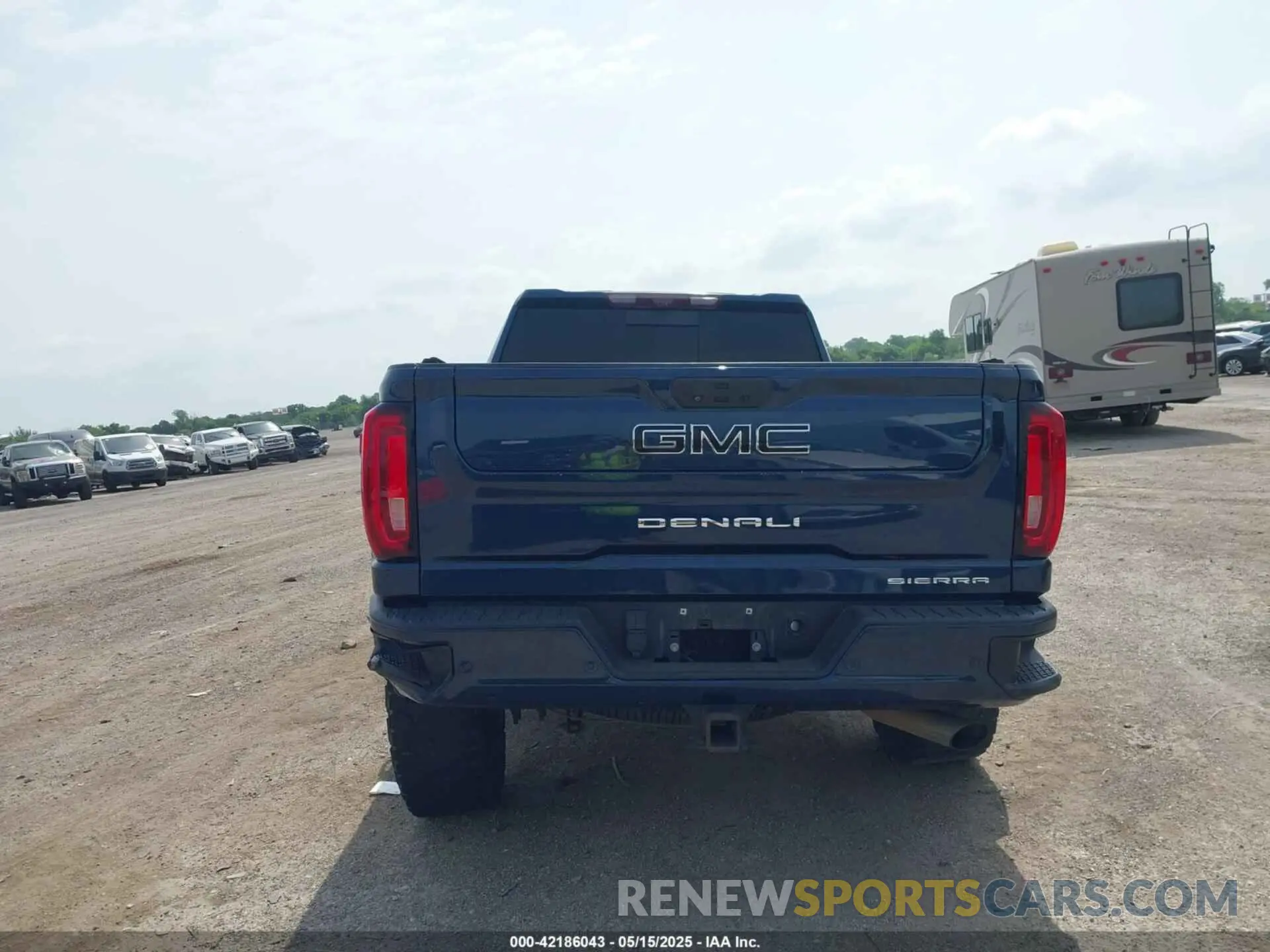15 Photograph of a damaged car 1GT49RE7XLF322129 GMC SIERRA 2500HD 2020