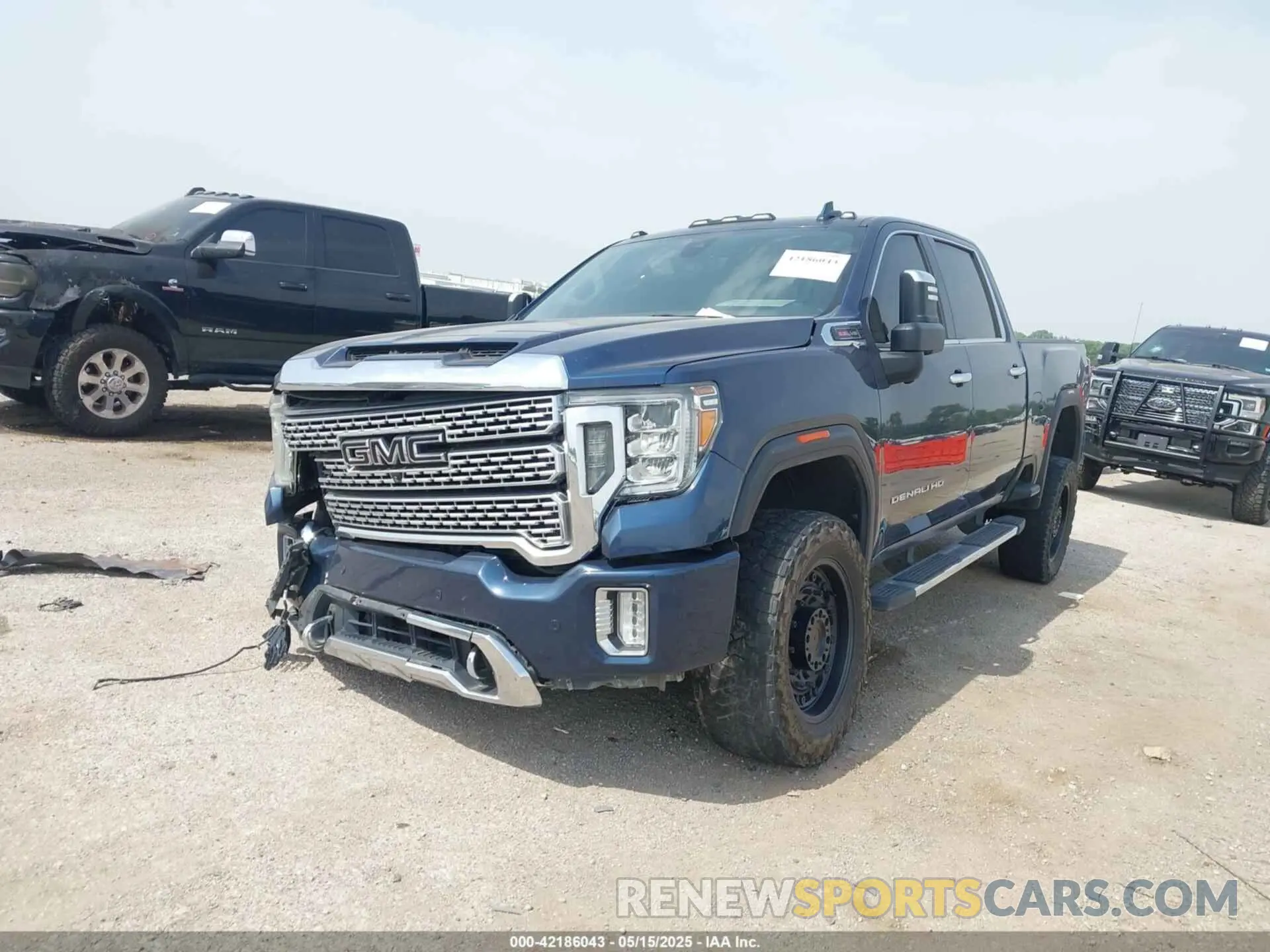 2 Photograph of a damaged car 1GT49RE7XLF322129 GMC SIERRA 2500HD 2020