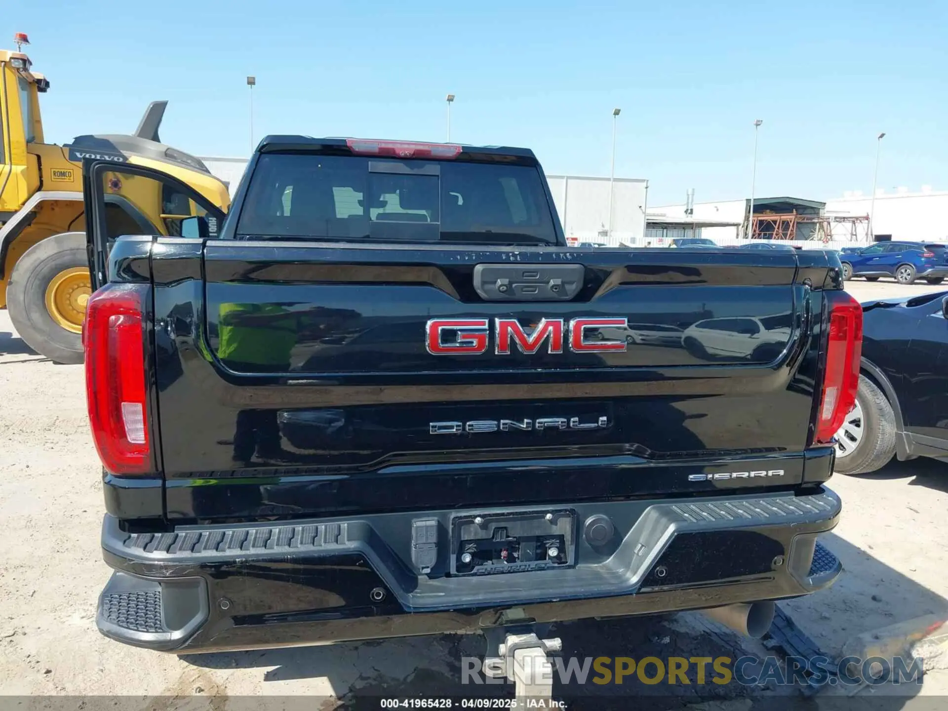 15 Photograph of a damaged car 1GT49REY1LF209081 GMC SIERRA 2500HD 2020