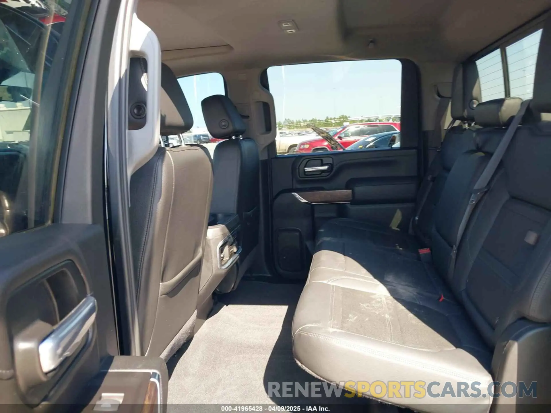 6 Photograph of a damaged car 1GT49REY1LF209081 GMC SIERRA 2500HD 2020