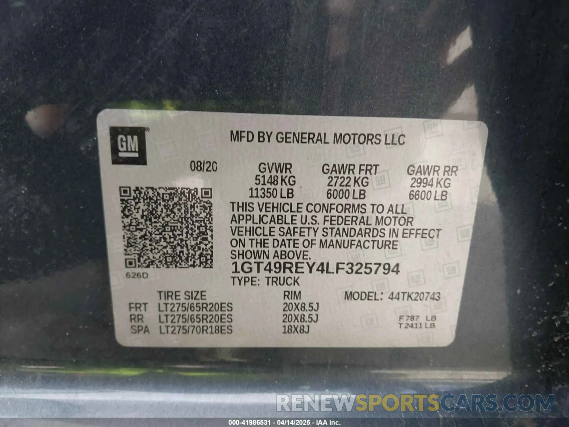 8 Photograph of a damaged car 1GT49REY4LF325794 GMC SIERRA 2500HD 2020
