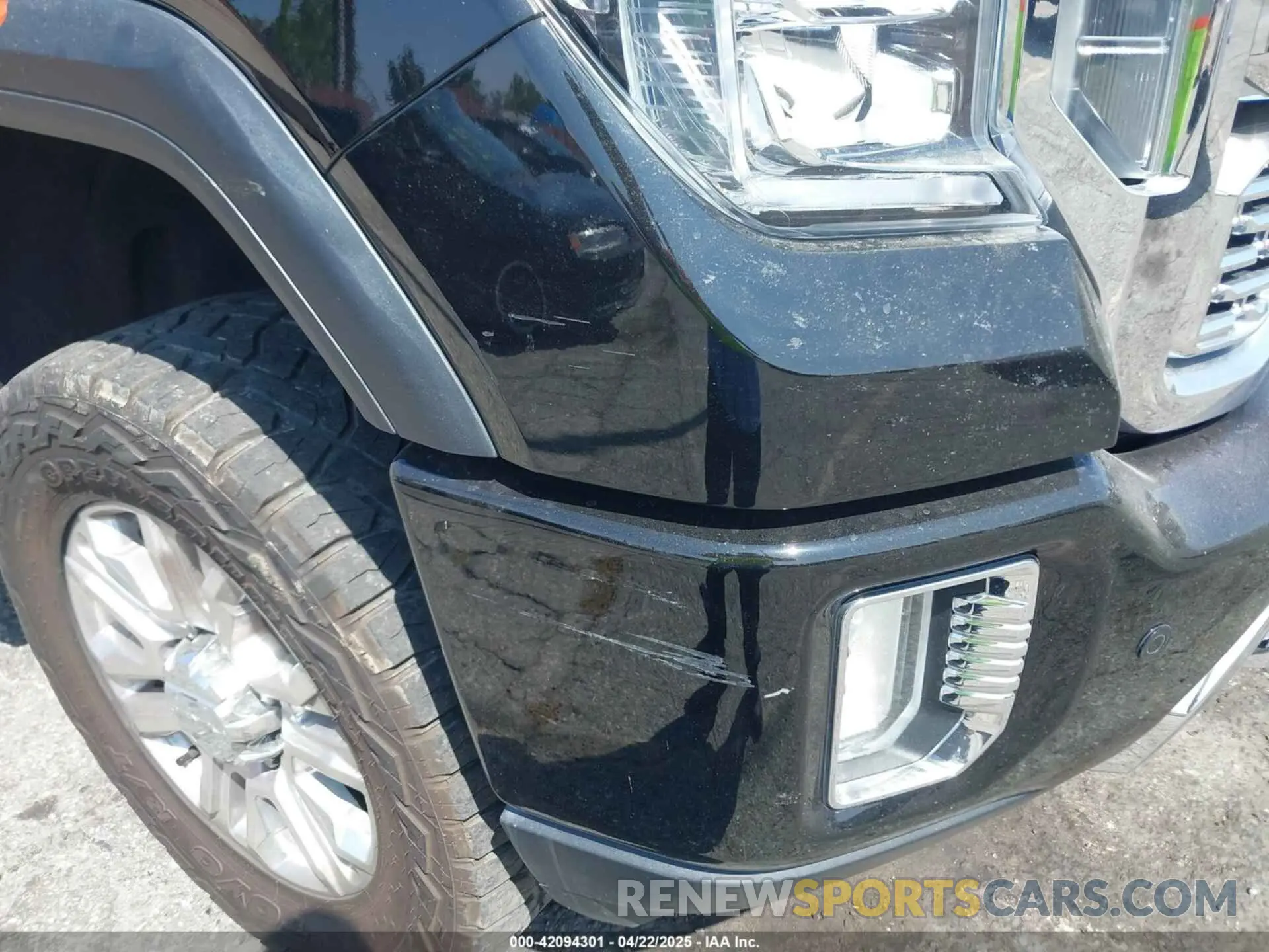 11 Photograph of a damaged car 1GT49REY5LF107153 GMC SIERRA 2500HD 2020