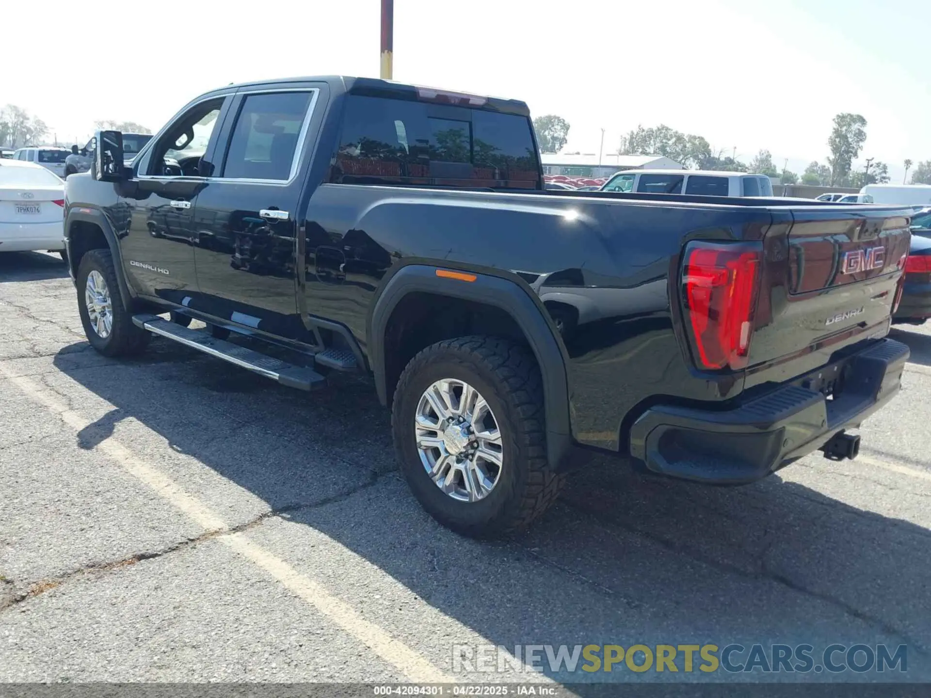 3 Photograph of a damaged car 1GT49REY5LF107153 GMC SIERRA 2500HD 2020