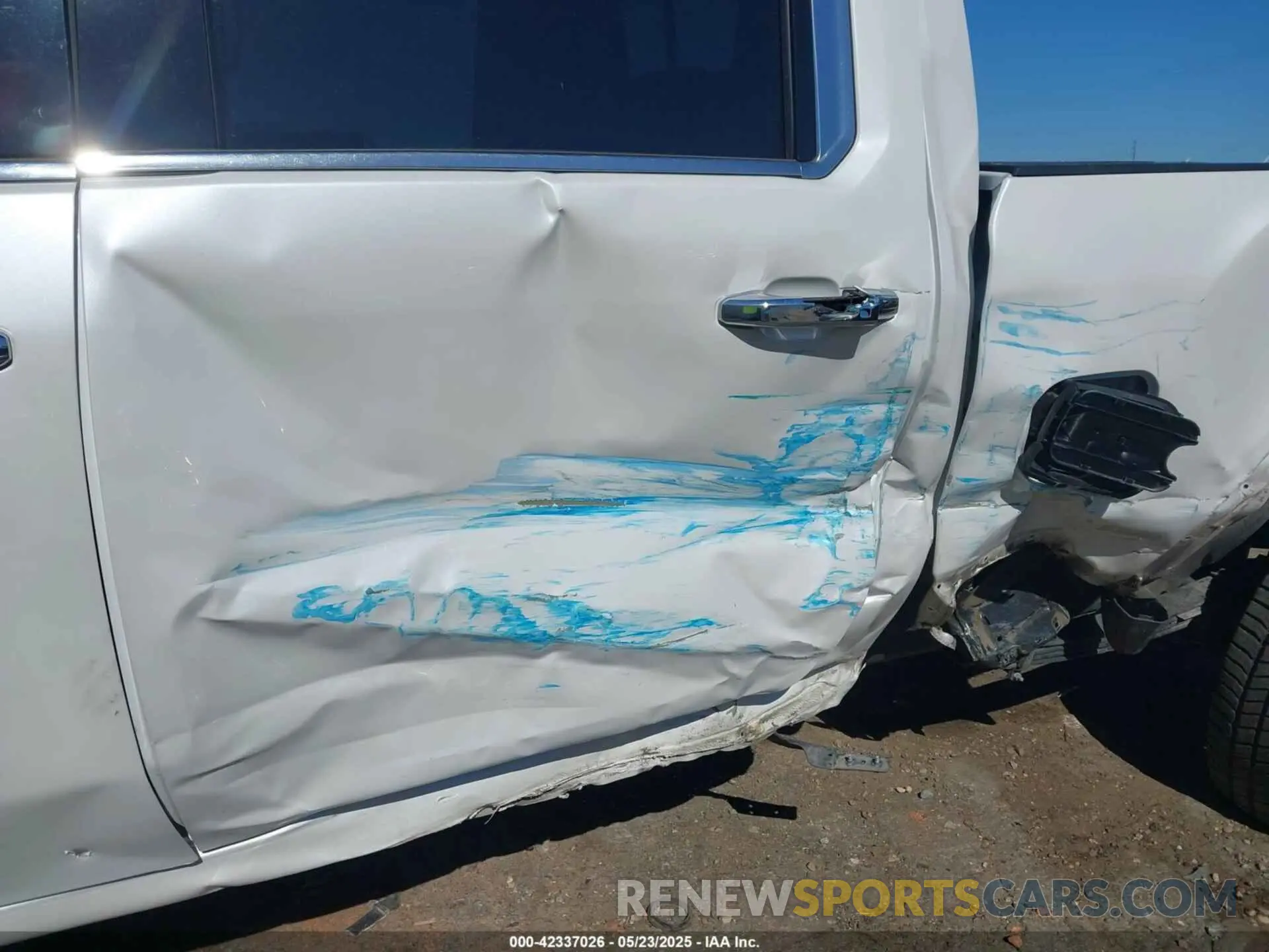 11 Photograph of a damaged car 1GT49REY6LF302999 GMC SIERRA 2500HD 2020
