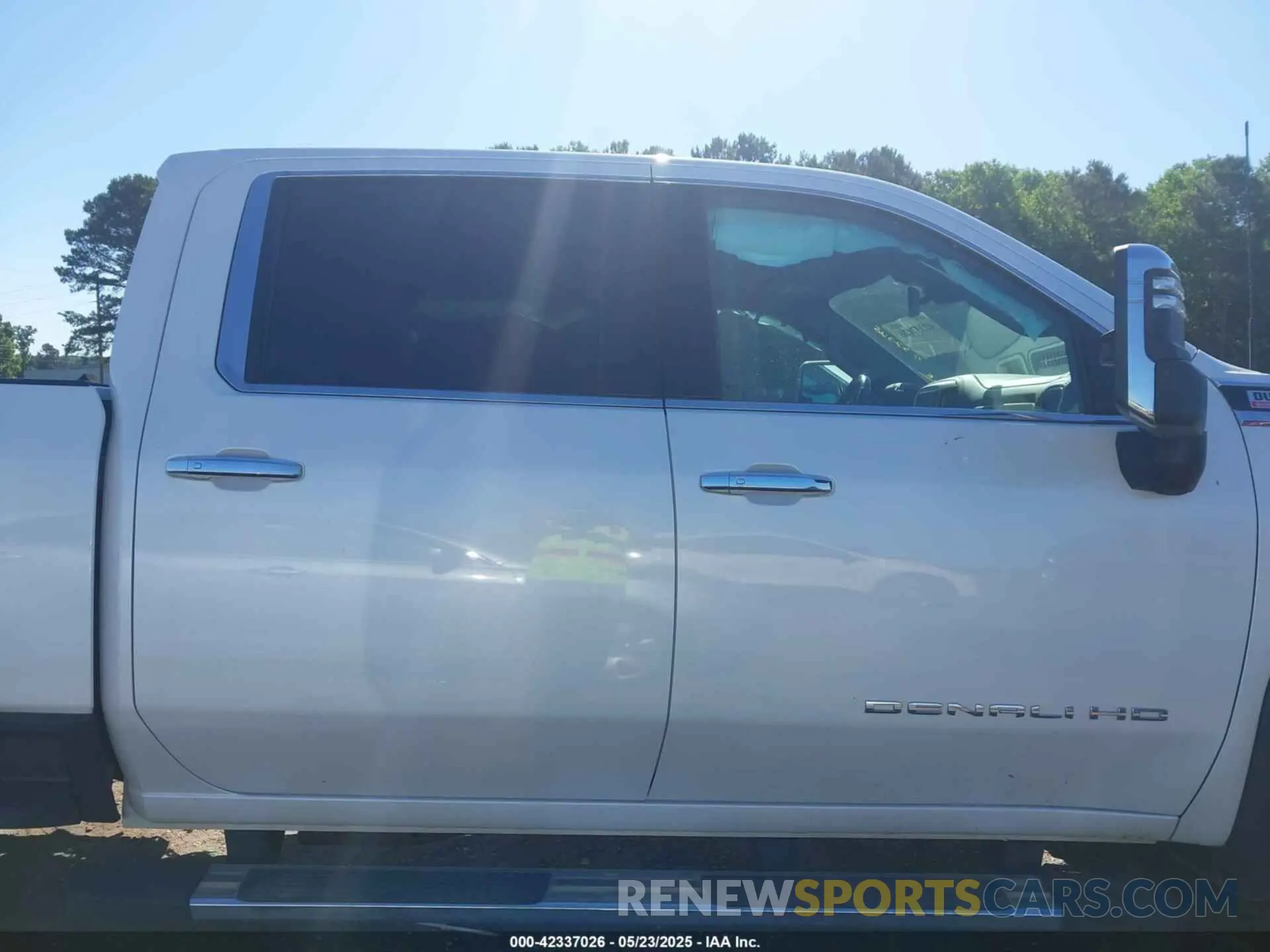 16 Photograph of a damaged car 1GT49REY6LF302999 GMC SIERRA 2500HD 2020