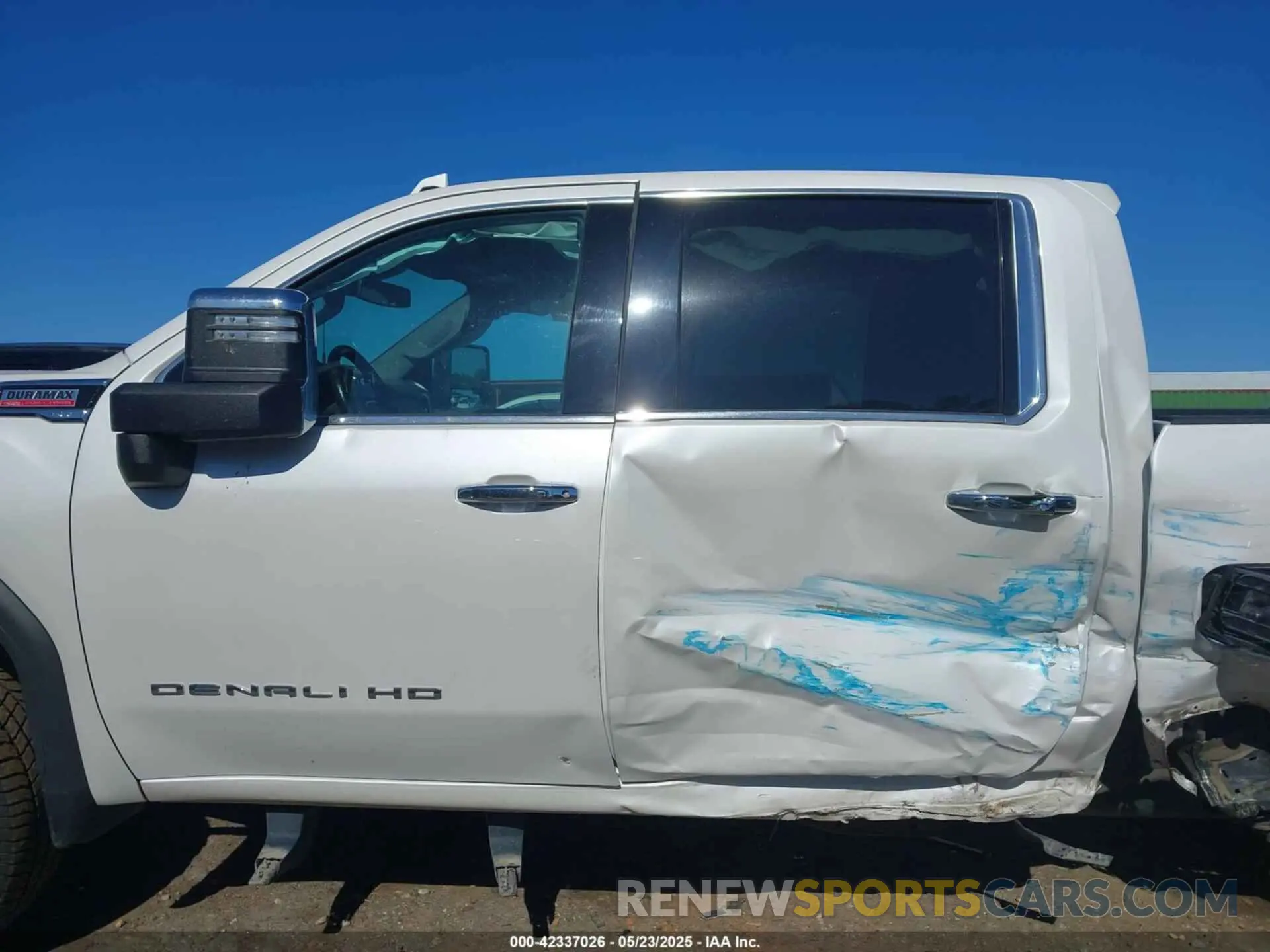 17 Photograph of a damaged car 1GT49REY6LF302999 GMC SIERRA 2500HD 2020