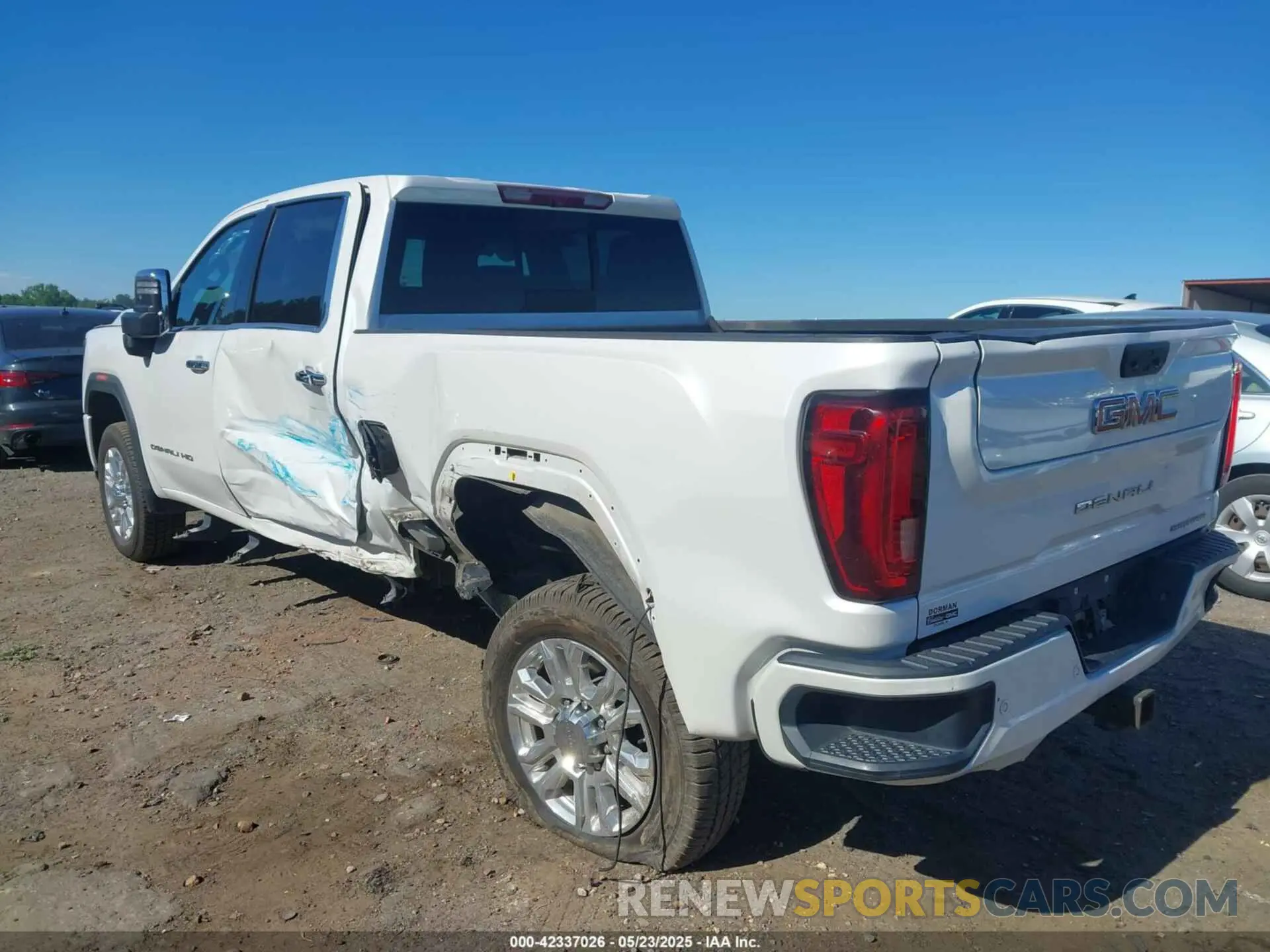 3 Photograph of a damaged car 1GT49REY6LF302999 GMC SIERRA 2500HD 2020