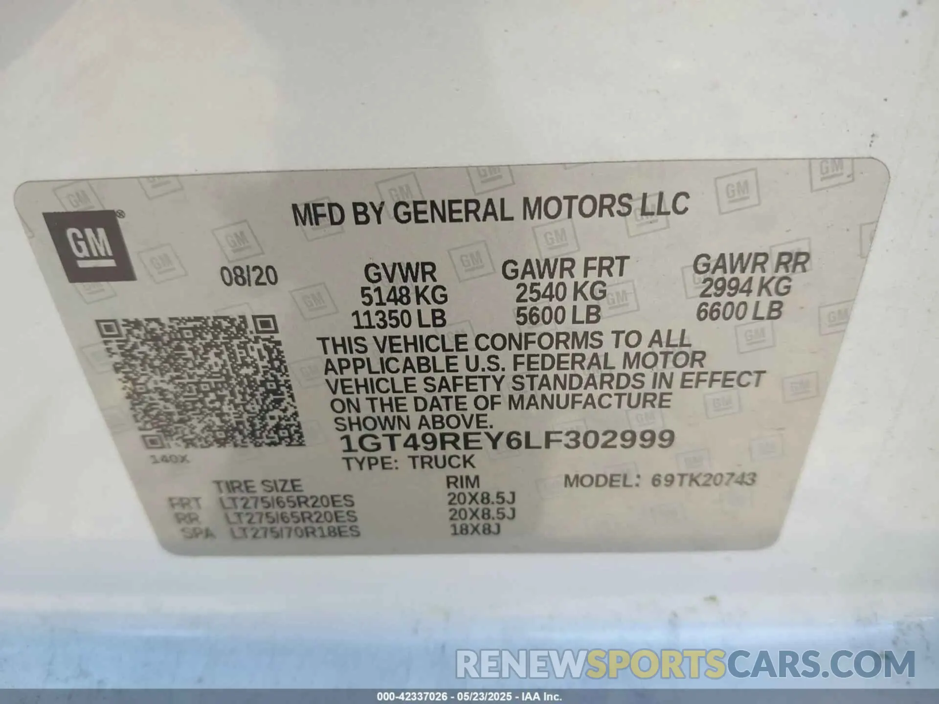 8 Photograph of a damaged car 1GT49REY6LF302999 GMC SIERRA 2500HD 2020