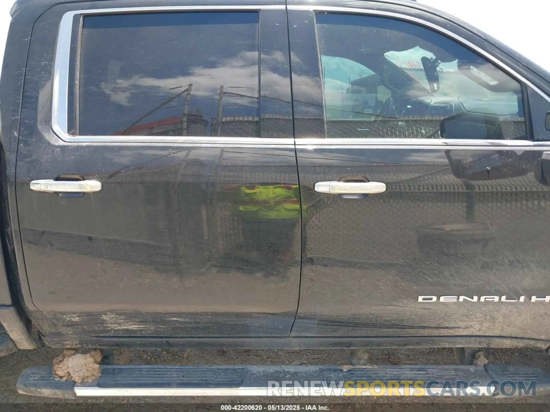 12 Photograph of a damaged car 1GT49REY7LF197213 GMC SIERRA 2500HD 2020