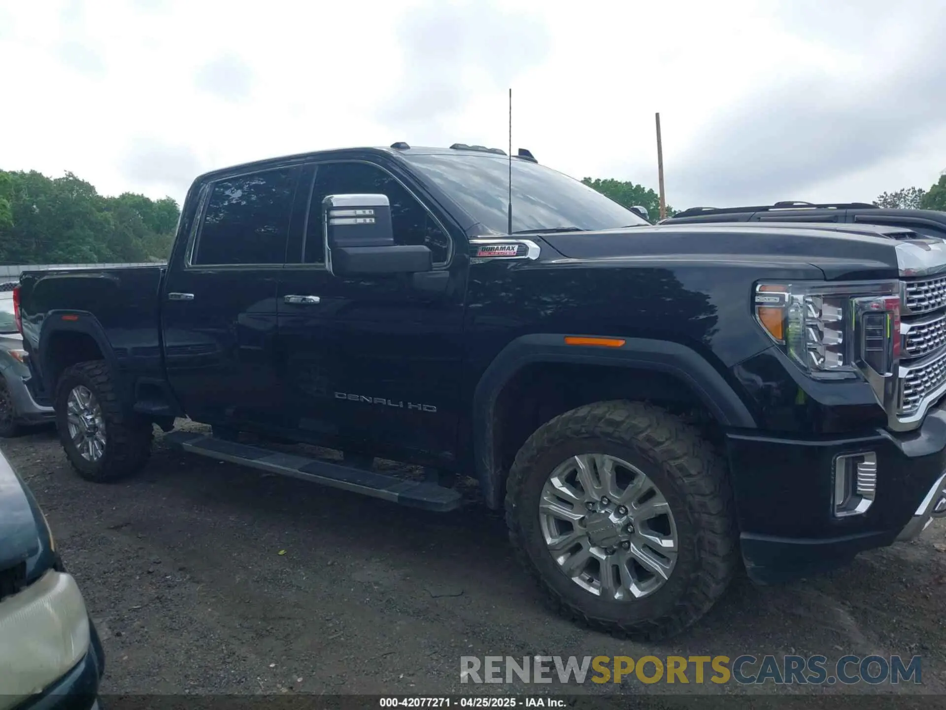 13 Photograph of a damaged car 1GT49REY8LF106269 GMC SIERRA 2500HD 2020