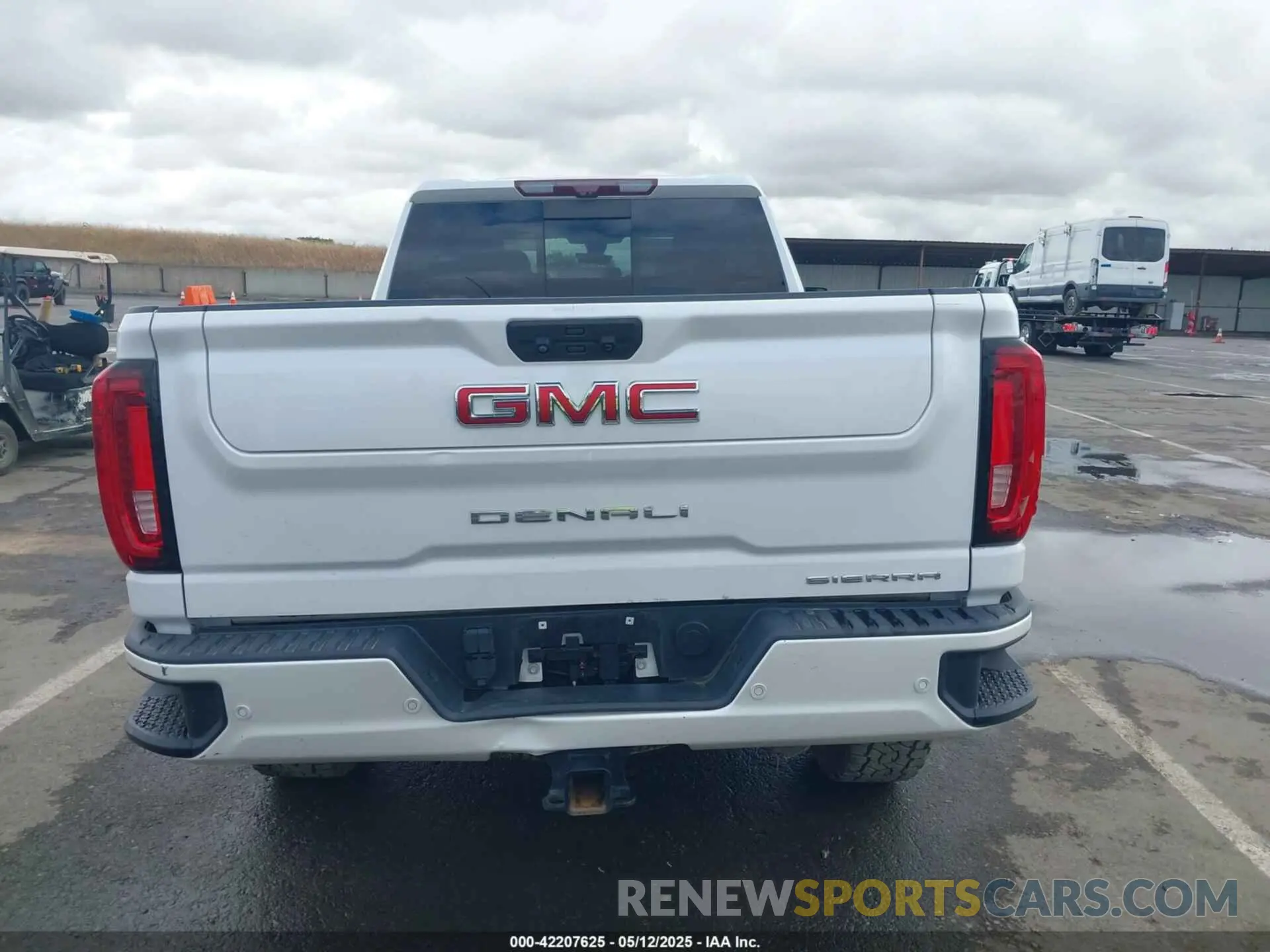 15 Photograph of a damaged car 1GT49REY8LF157240 GMC SIERRA 2500HD 2020