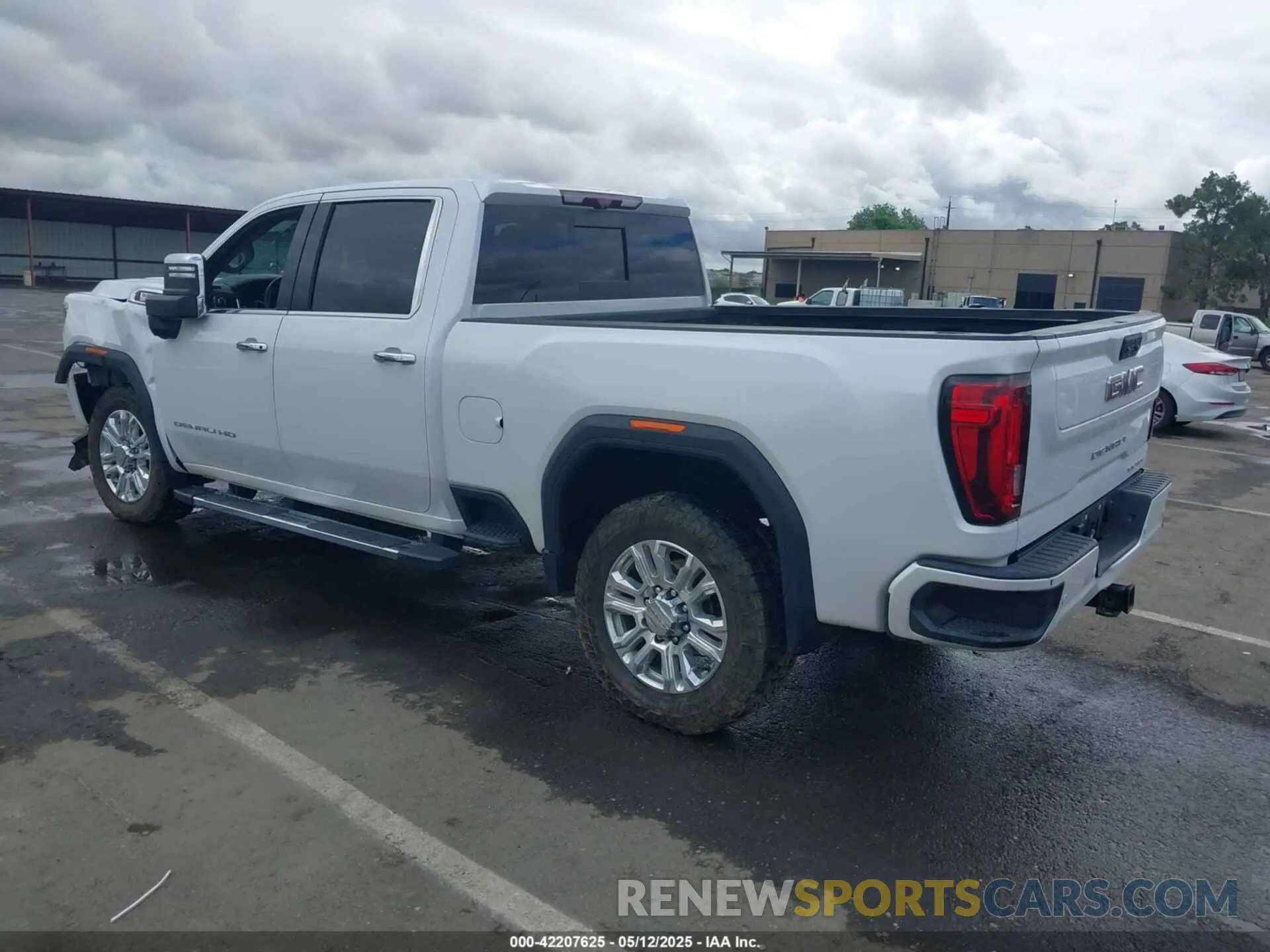3 Photograph of a damaged car 1GT49REY8LF157240 GMC SIERRA 2500HD 2020
