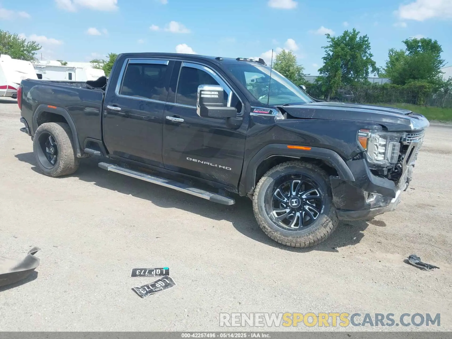 1 Photograph of a damaged car 1GT49REYXLF209452 GMC SIERRA 2500HD 2020
