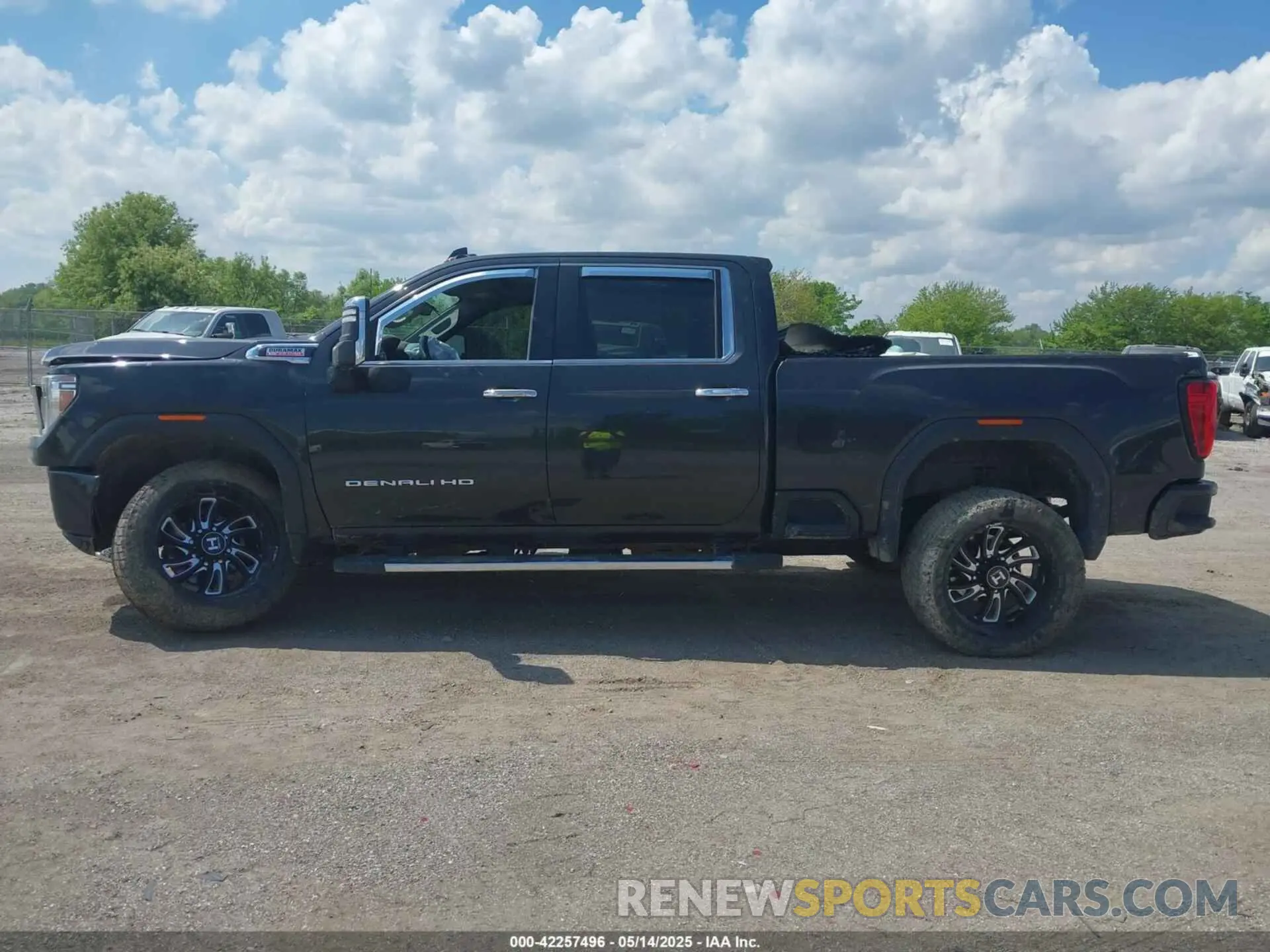 14 Photograph of a damaged car 1GT49REYXLF209452 GMC SIERRA 2500HD 2020