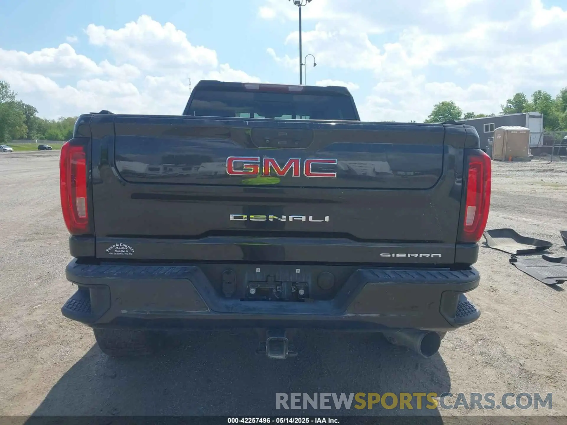 15 Photograph of a damaged car 1GT49REYXLF209452 GMC SIERRA 2500HD 2020