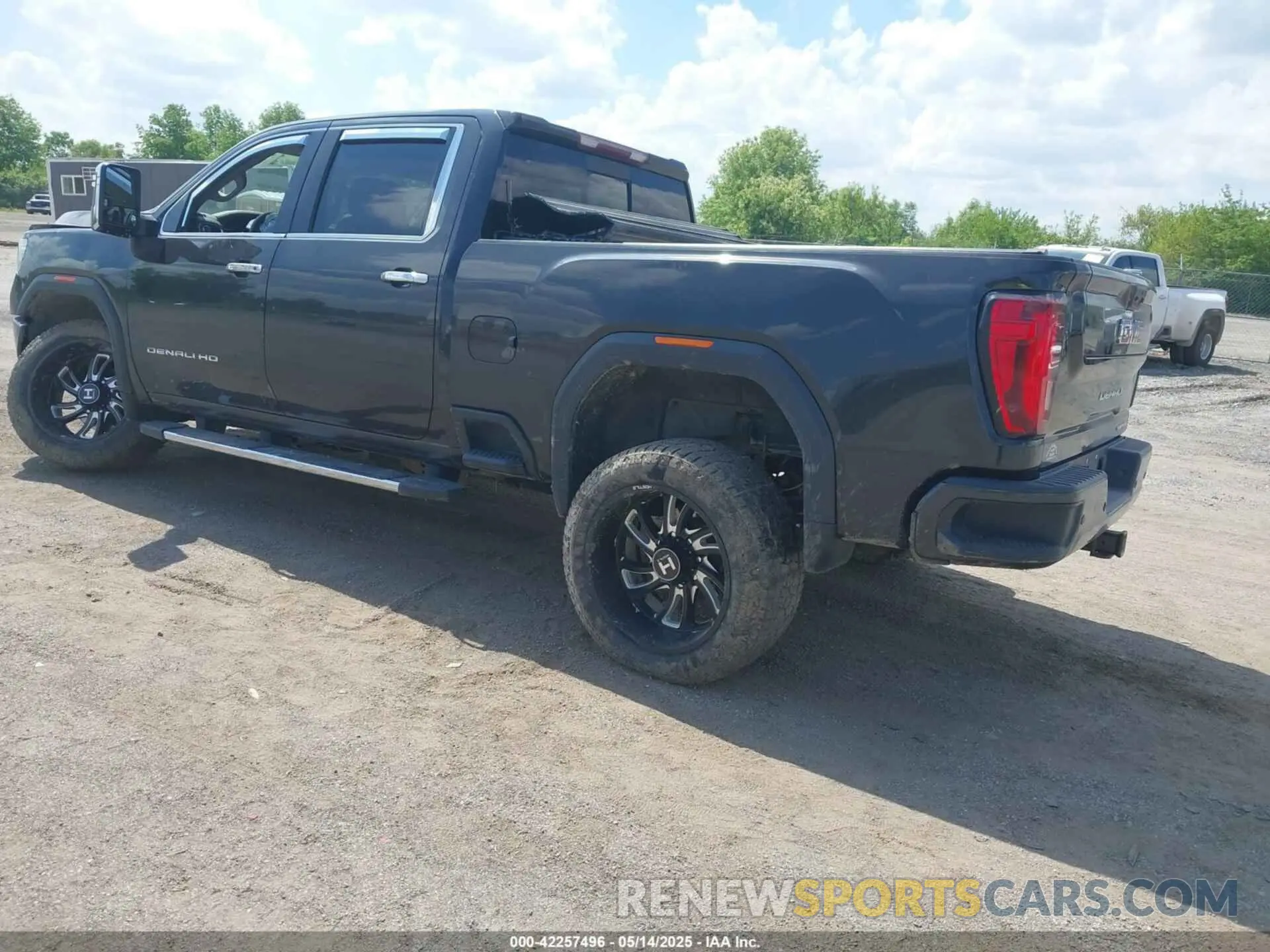 3 Photograph of a damaged car 1GT49REYXLF209452 GMC SIERRA 2500HD 2020