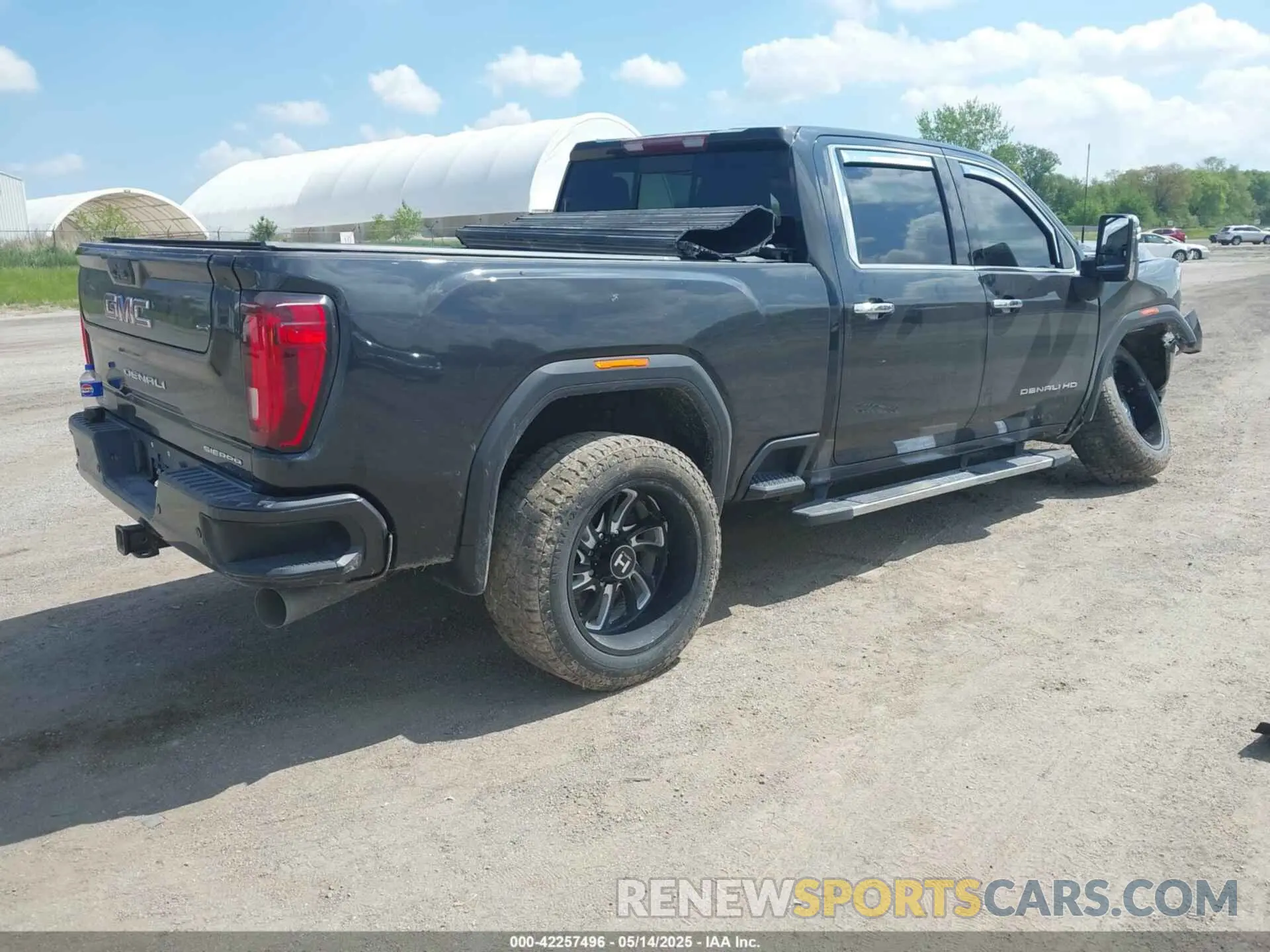 4 Photograph of a damaged car 1GT49REYXLF209452 GMC SIERRA 2500HD 2020