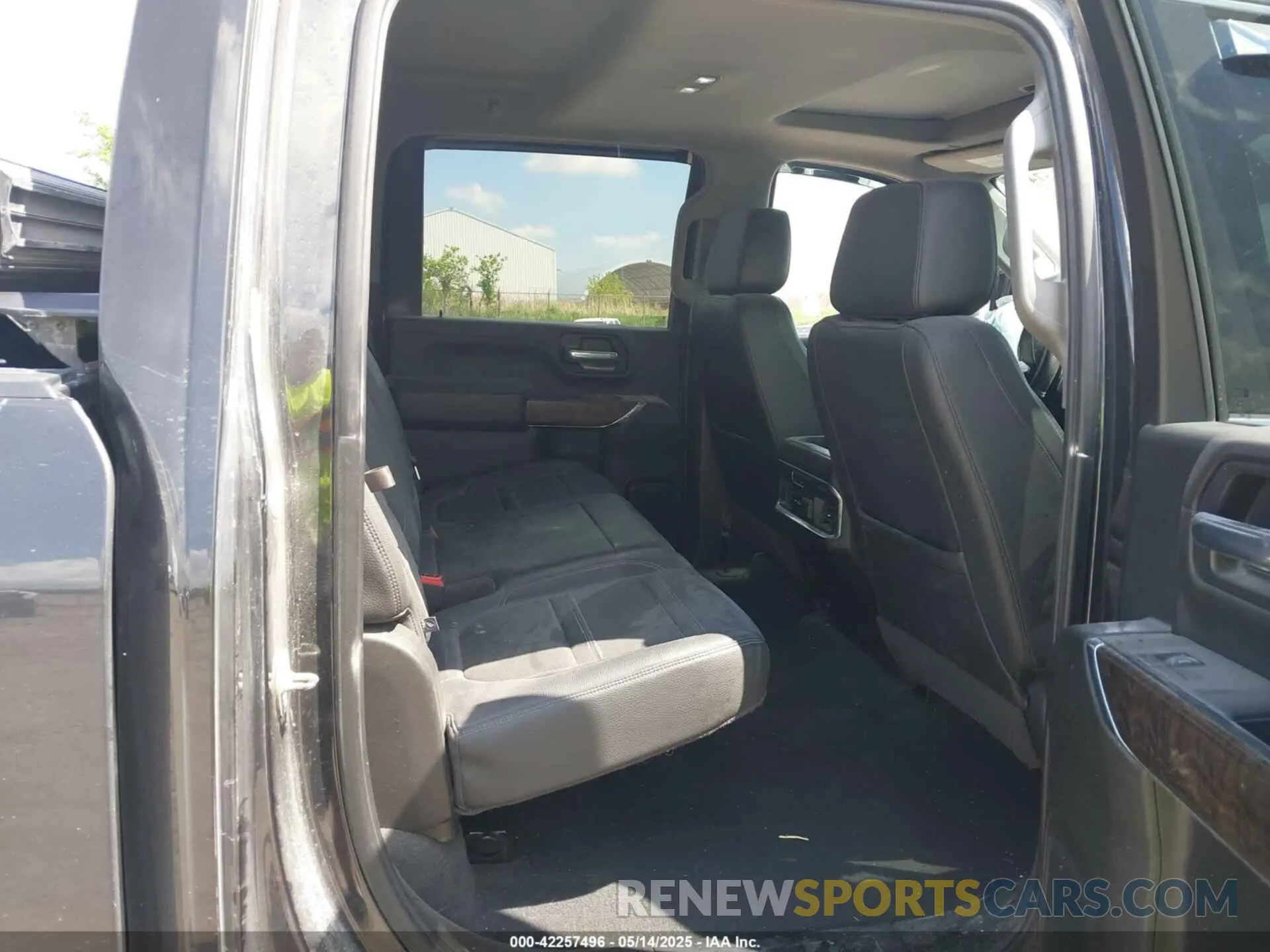 8 Photograph of a damaged car 1GT49REYXLF209452 GMC SIERRA 2500HD 2020