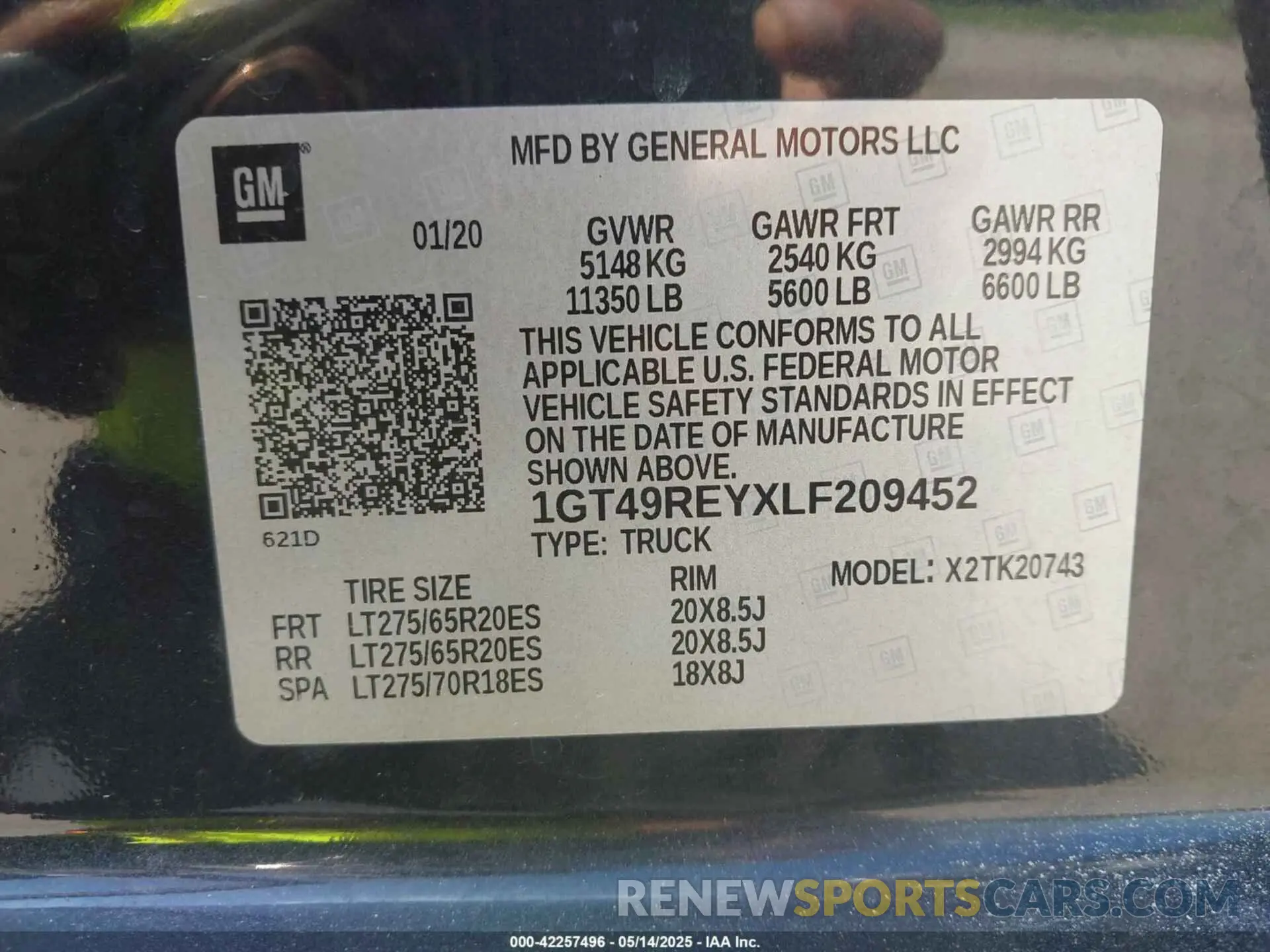 9 Photograph of a damaged car 1GT49REYXLF209452 GMC SIERRA 2500HD 2020