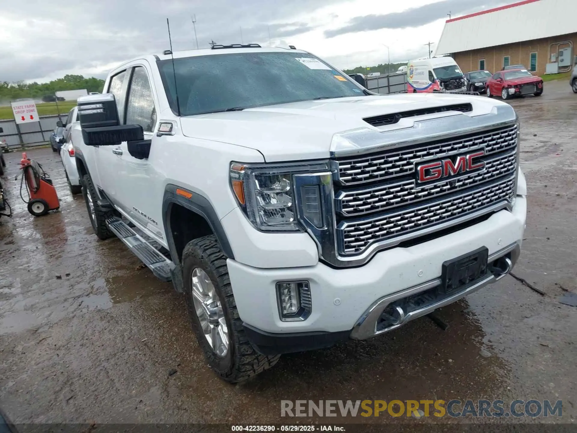 1 Photograph of a damaged car 1GT49REYXLF262247 GMC SIERRA 2500HD 2020