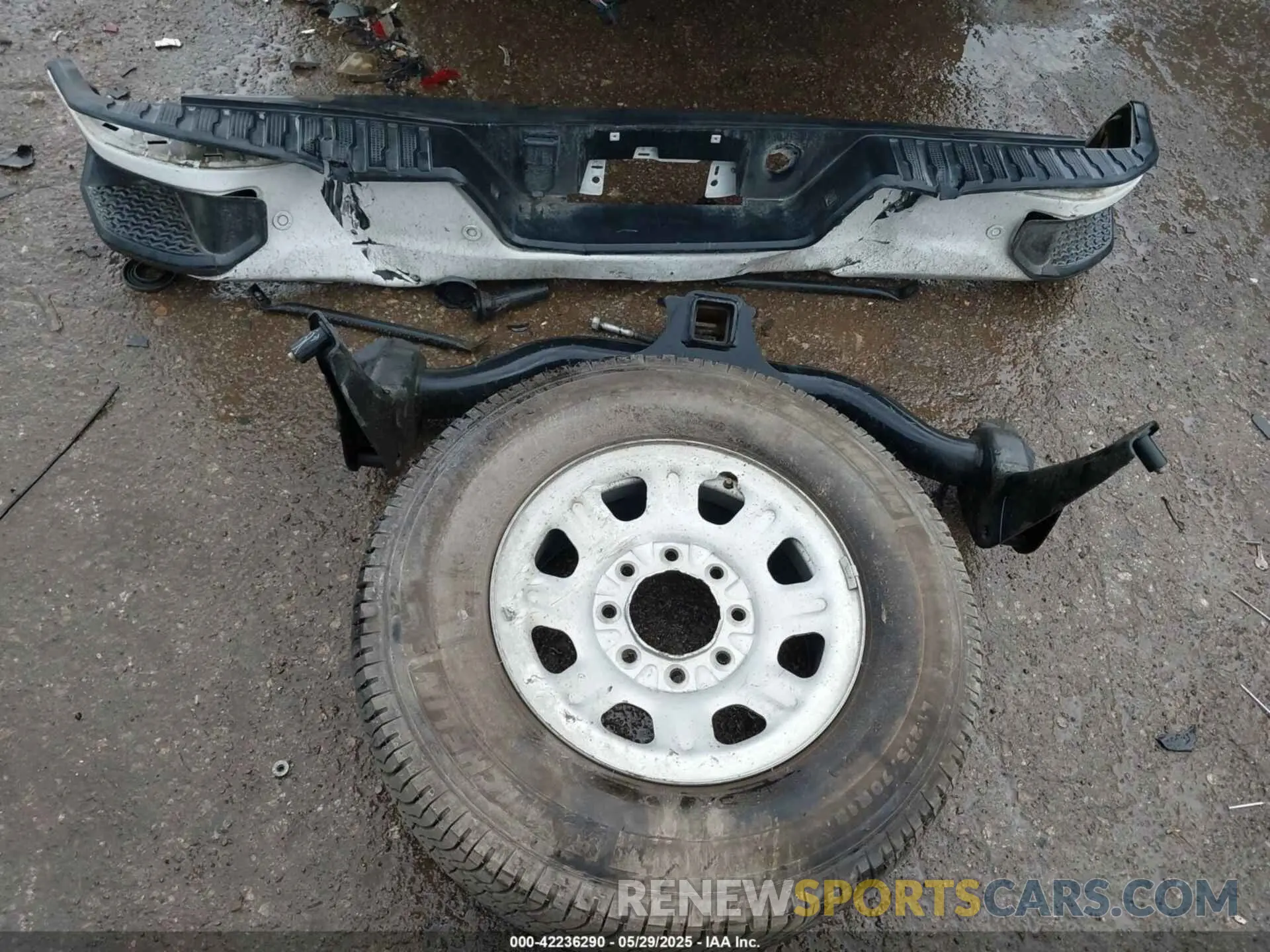 12 Photograph of a damaged car 1GT49REYXLF262247 GMC SIERRA 2500HD 2020
