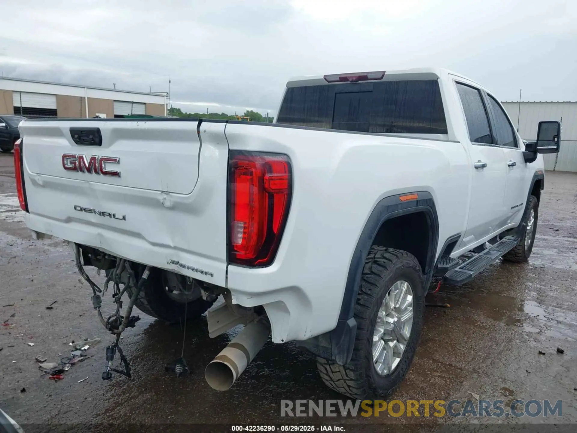 4 Photograph of a damaged car 1GT49REYXLF262247 GMC SIERRA 2500HD 2020