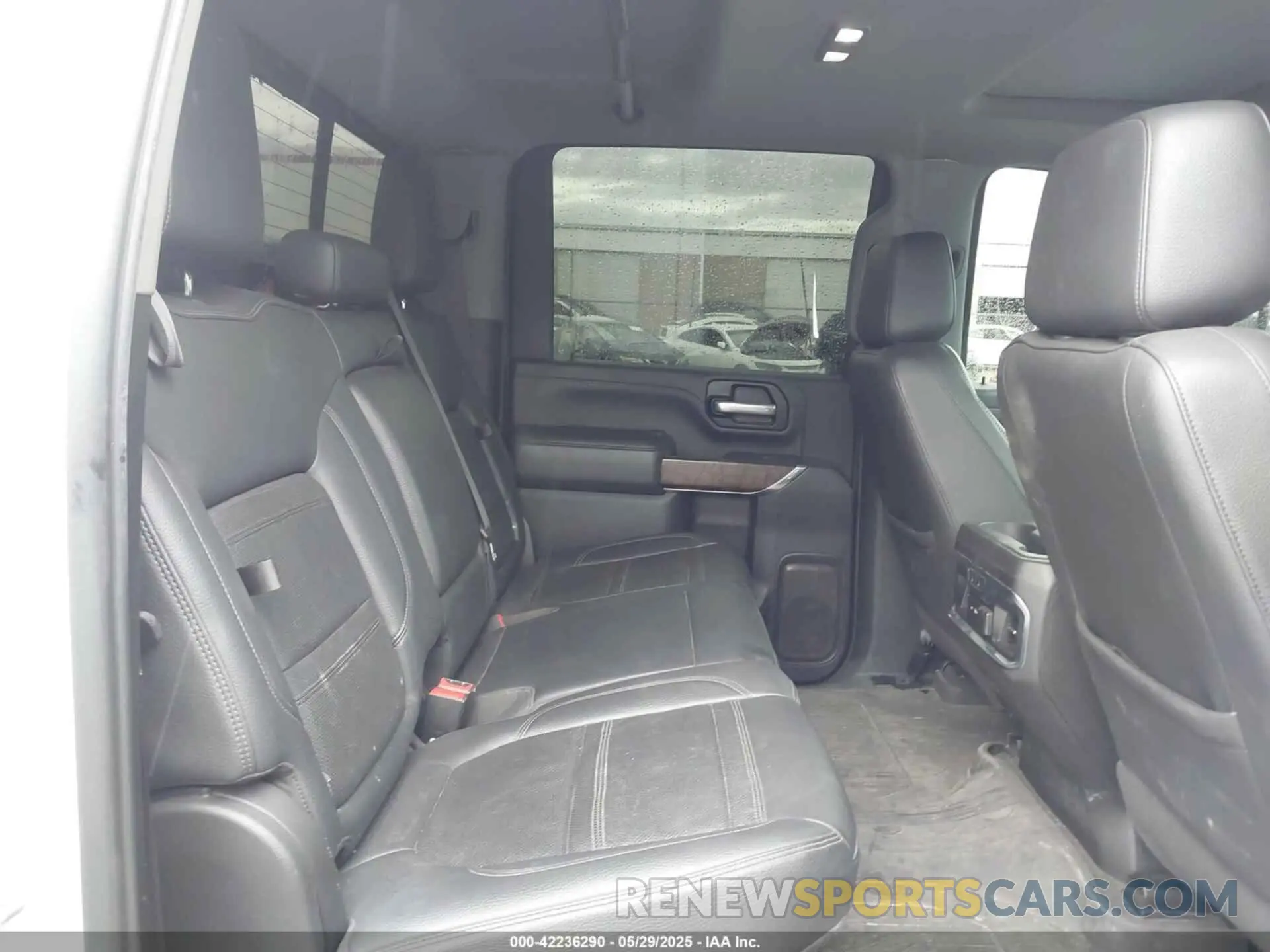 7 Photograph of a damaged car 1GT49REYXLF262247 GMC SIERRA 2500HD 2020