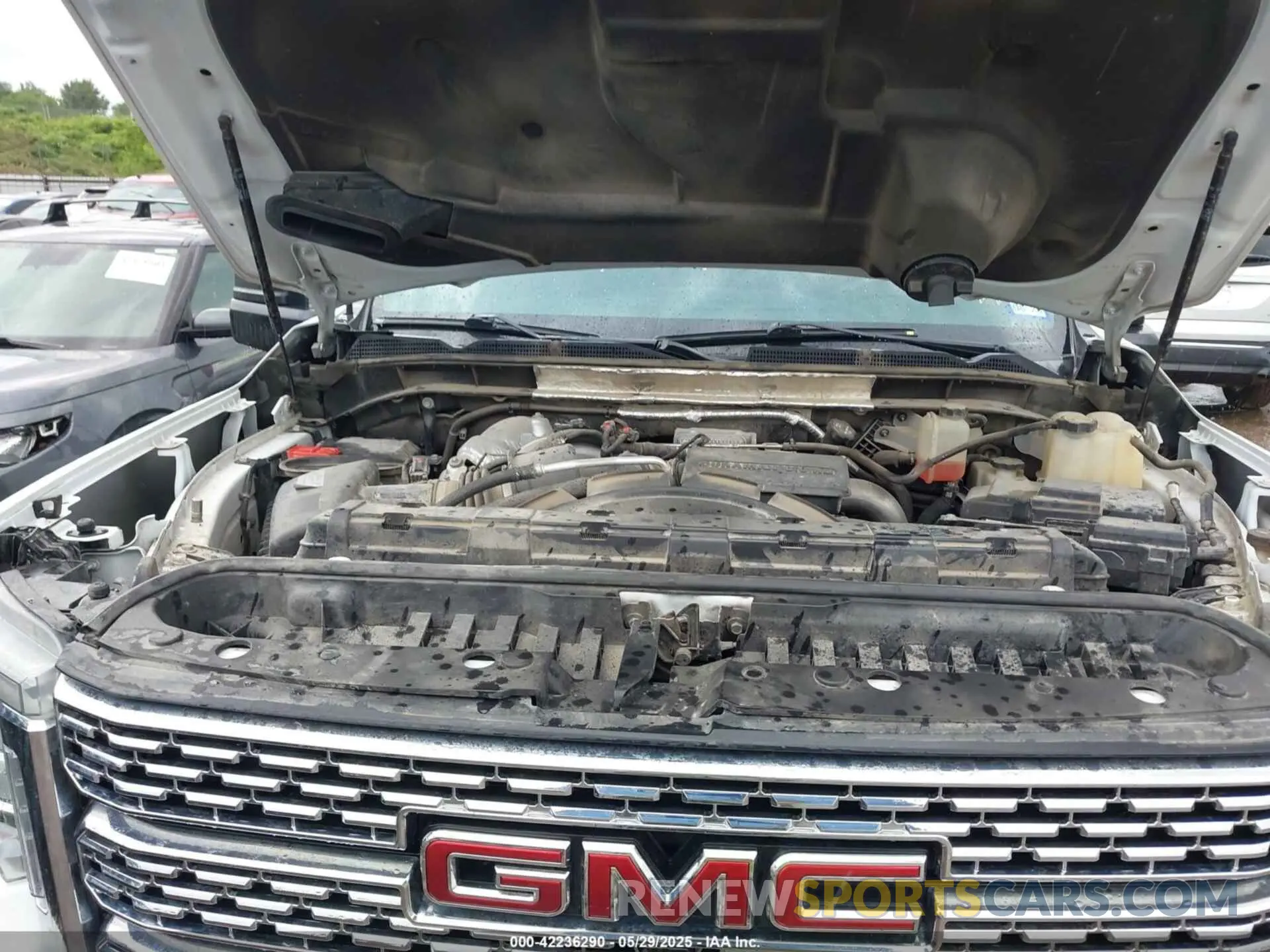 9 Photograph of a damaged car 1GT49REYXLF262247 GMC SIERRA 2500HD 2020