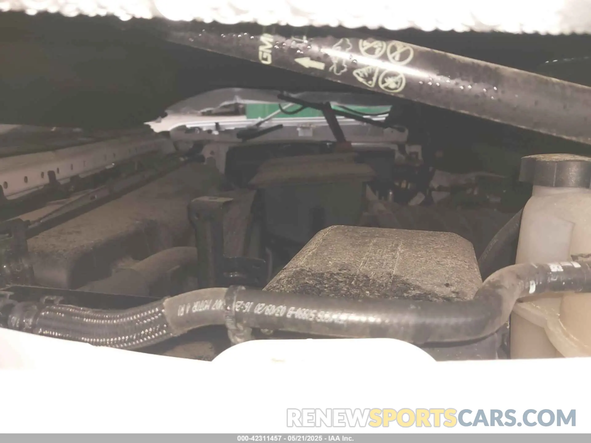 9 Photograph of a damaged car 1GD19LE74MF104393 GMC SIERRA 2500HD 2021