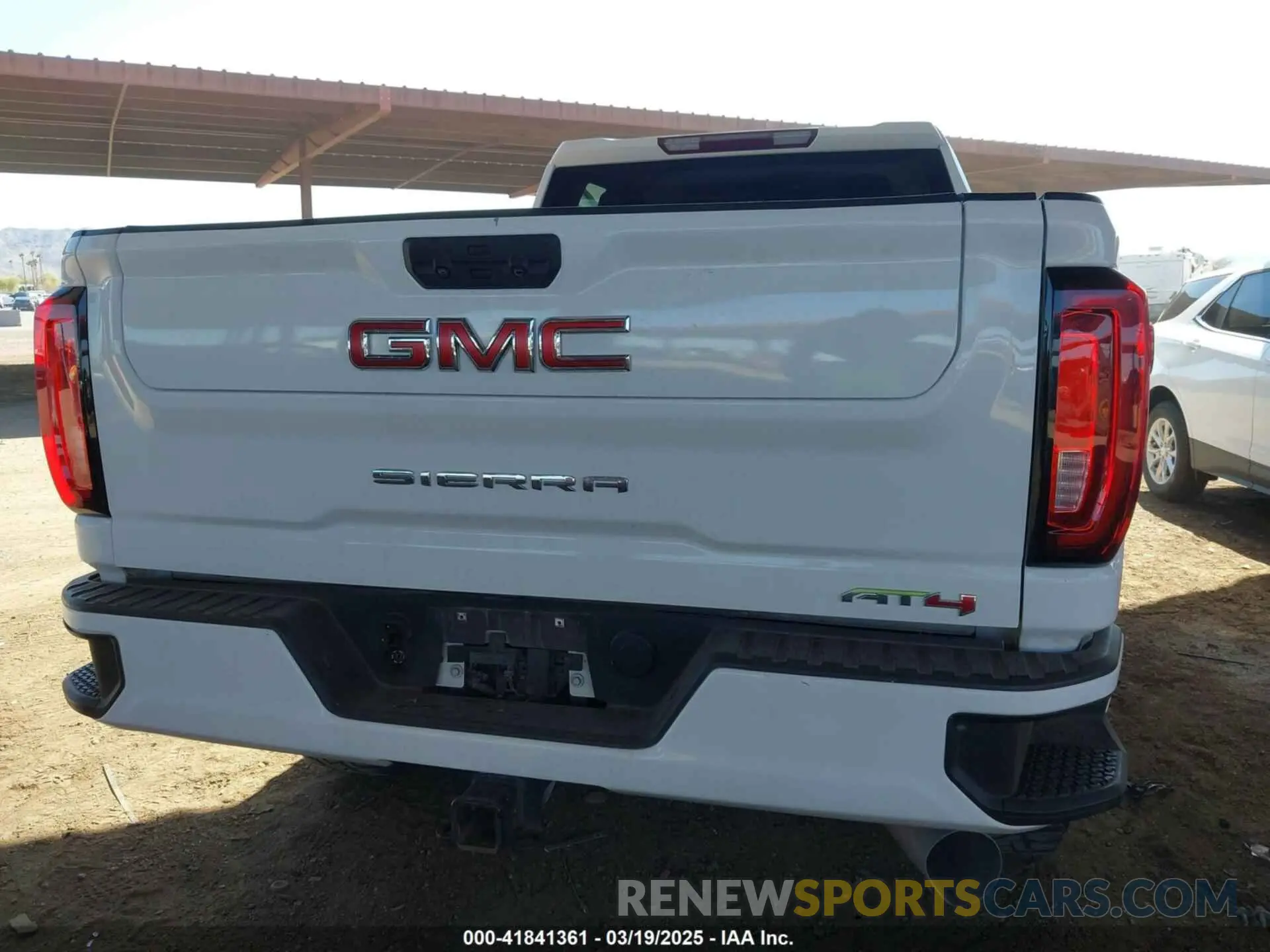 17 Photograph of a damaged car 1GT19PEY2MF124565 GMC SIERRA 2500HD 2021