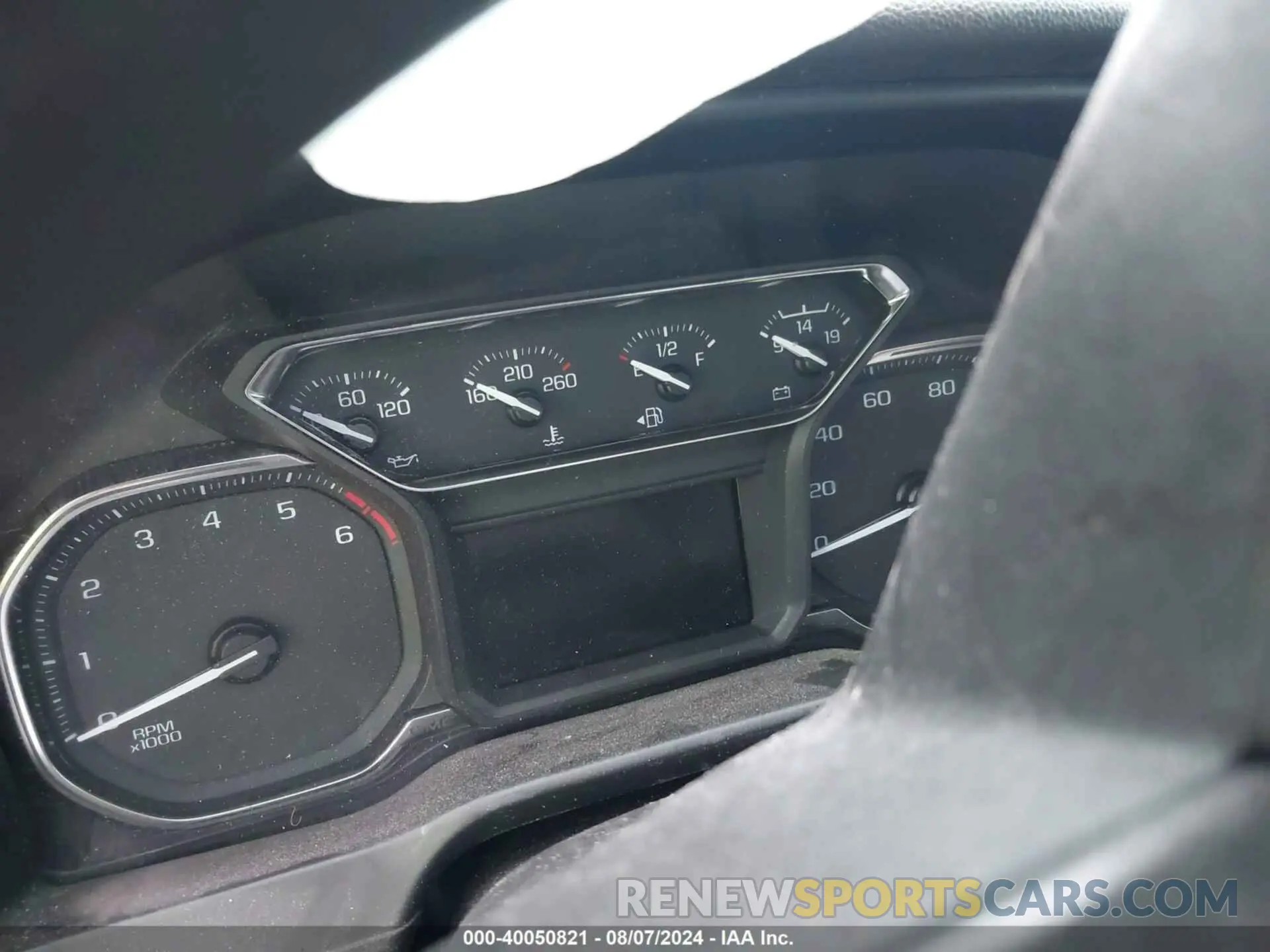 5 Photograph of a damaged car 1GT49LE70MF120172 GMC SIERRA 2500HD 2021