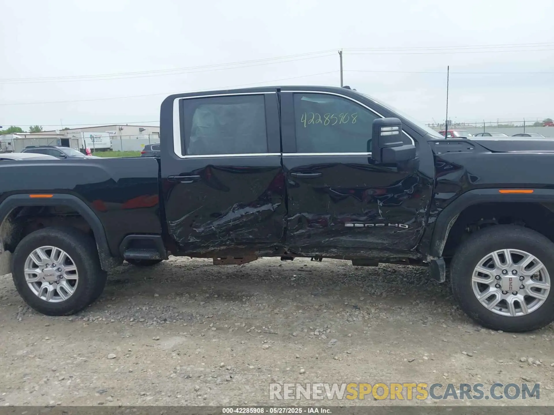 13 Photograph of a damaged car 1GT49MEY7MF120927 GMC SIERRA 2500HD 2021