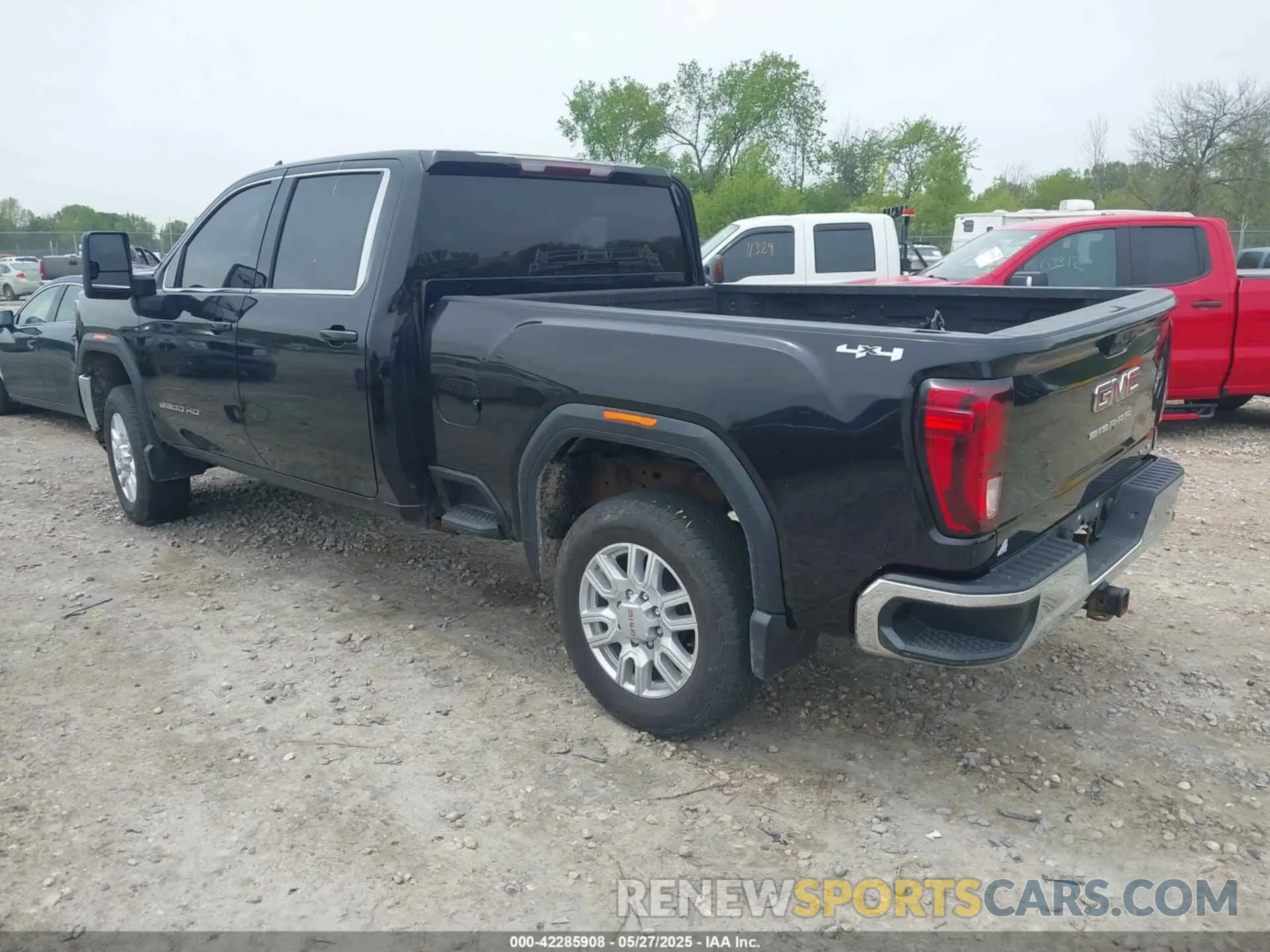 3 Photograph of a damaged car 1GT49MEY7MF120927 GMC SIERRA 2500HD 2021