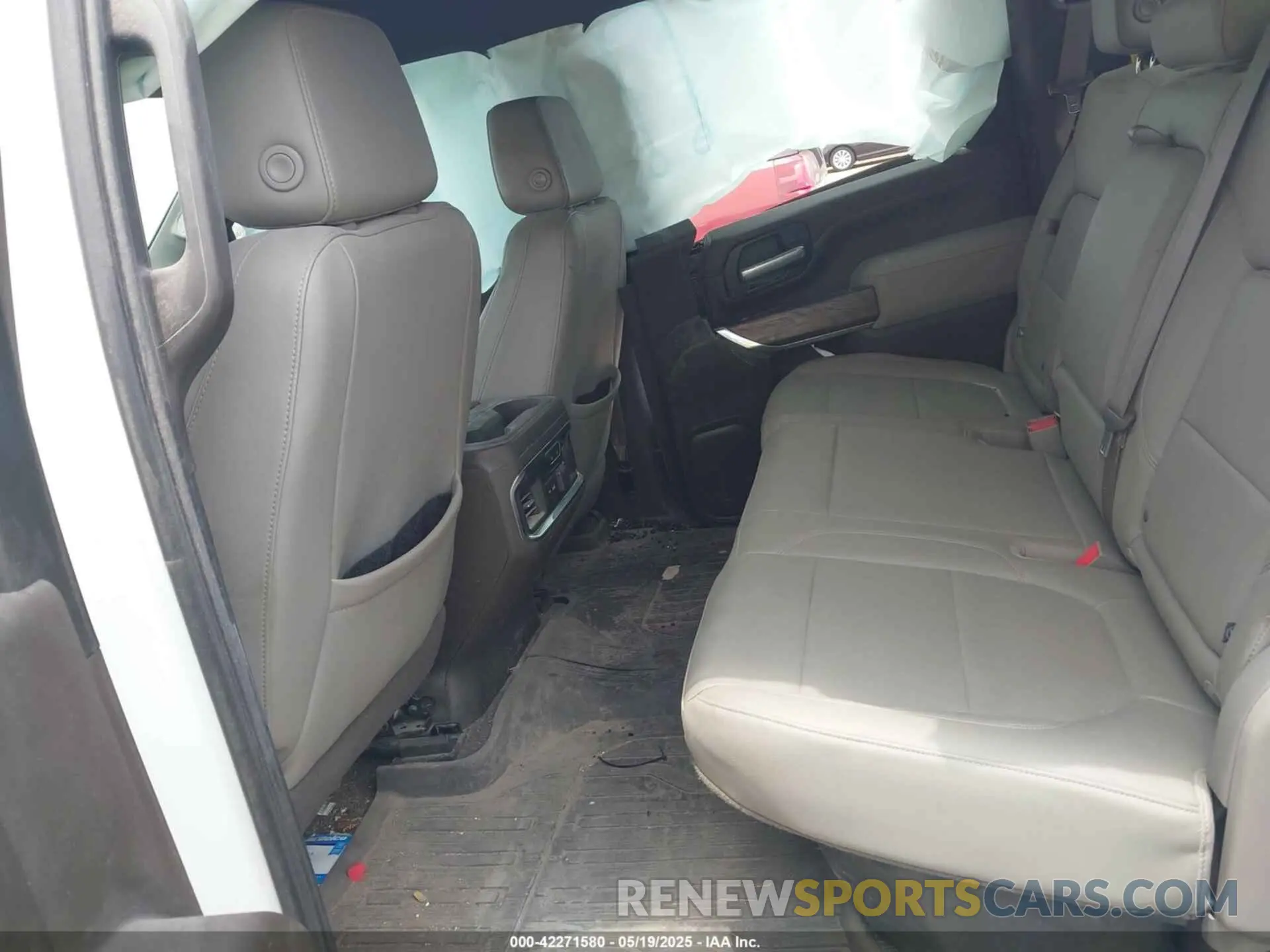 8 Photograph of a damaged car 1GT49NEY2MF116094 GMC SIERRA 2500HD 2021