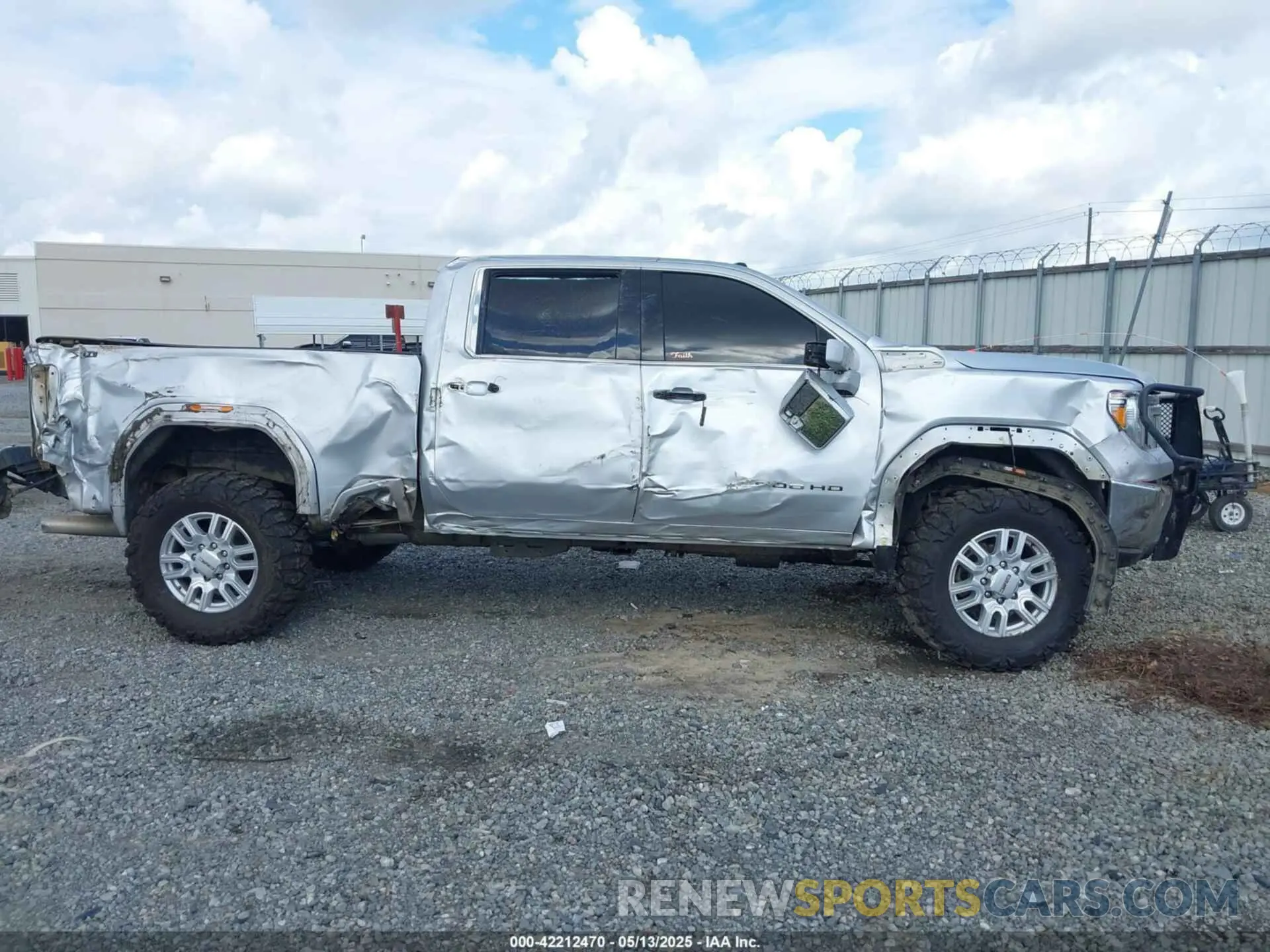 13 Photograph of a damaged car 1GT49NEYXMF281990 GMC SIERRA 2500HD 2021