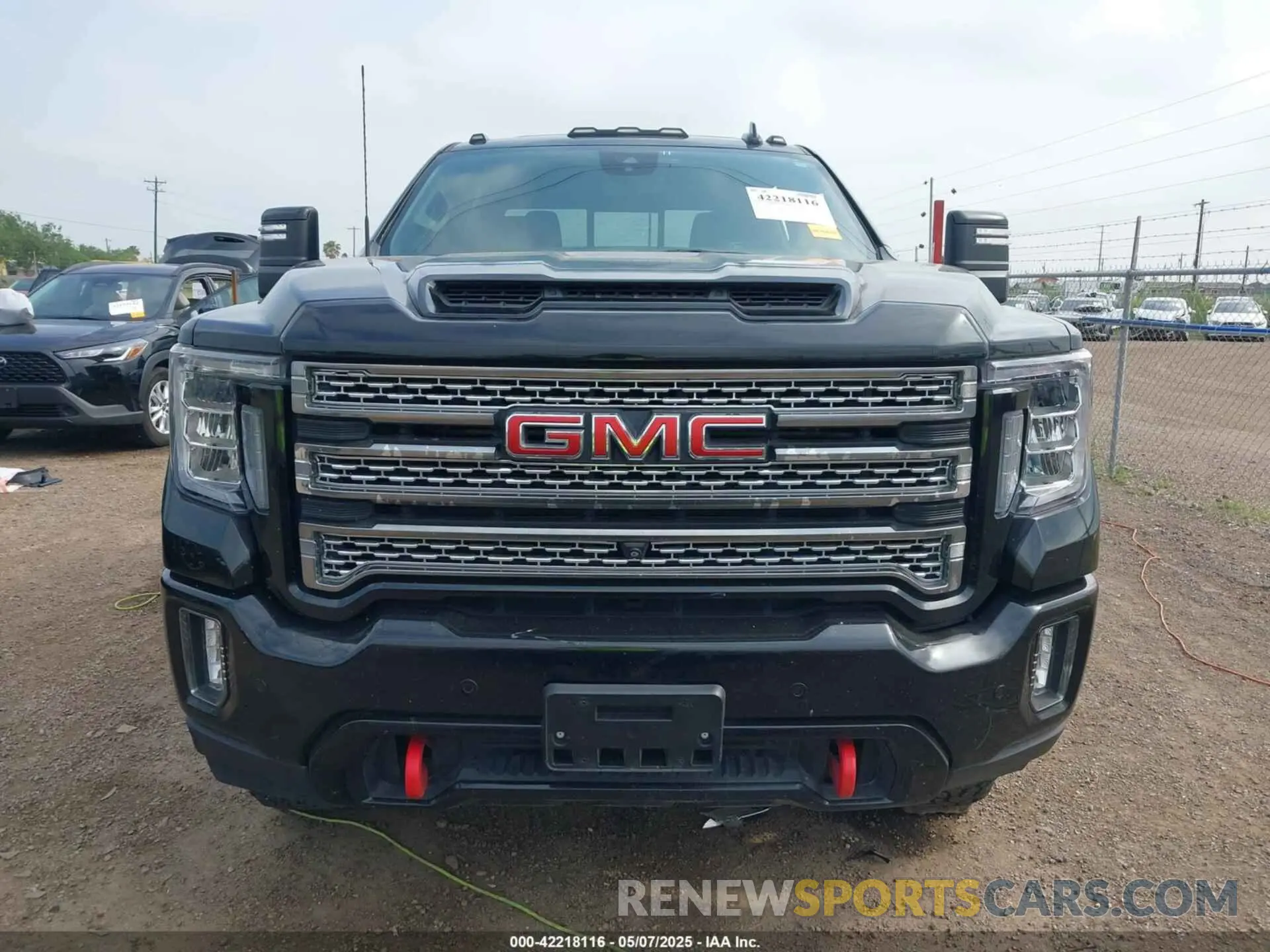 11 Photograph of a damaged car 1GT49PEY1MF152337 GMC SIERRA 2500HD 2021