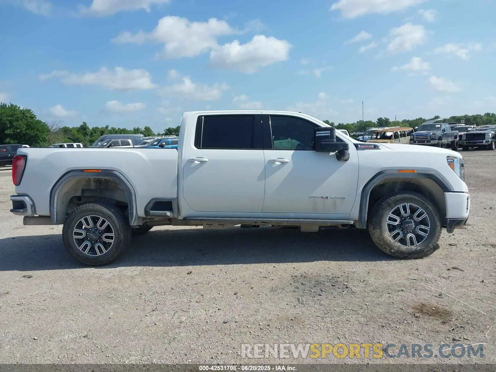 13 Photograph of a damaged car 1GT49PEY9MF113883 GMC SIERRA 2500HD 2021