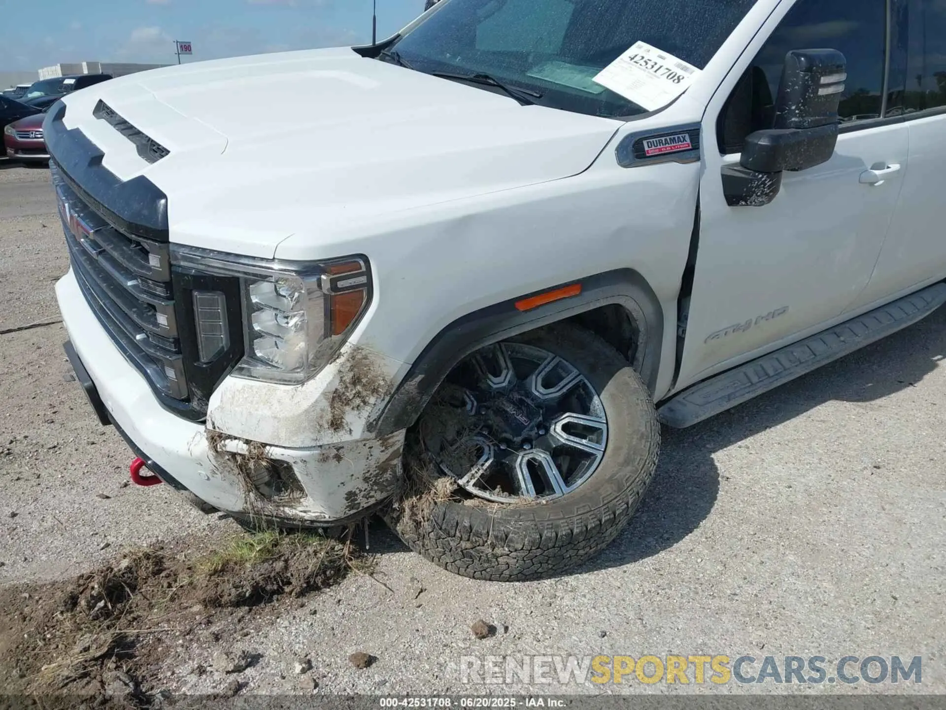 6 Photograph of a damaged car 1GT49PEY9MF113883 GMC SIERRA 2500HD 2021