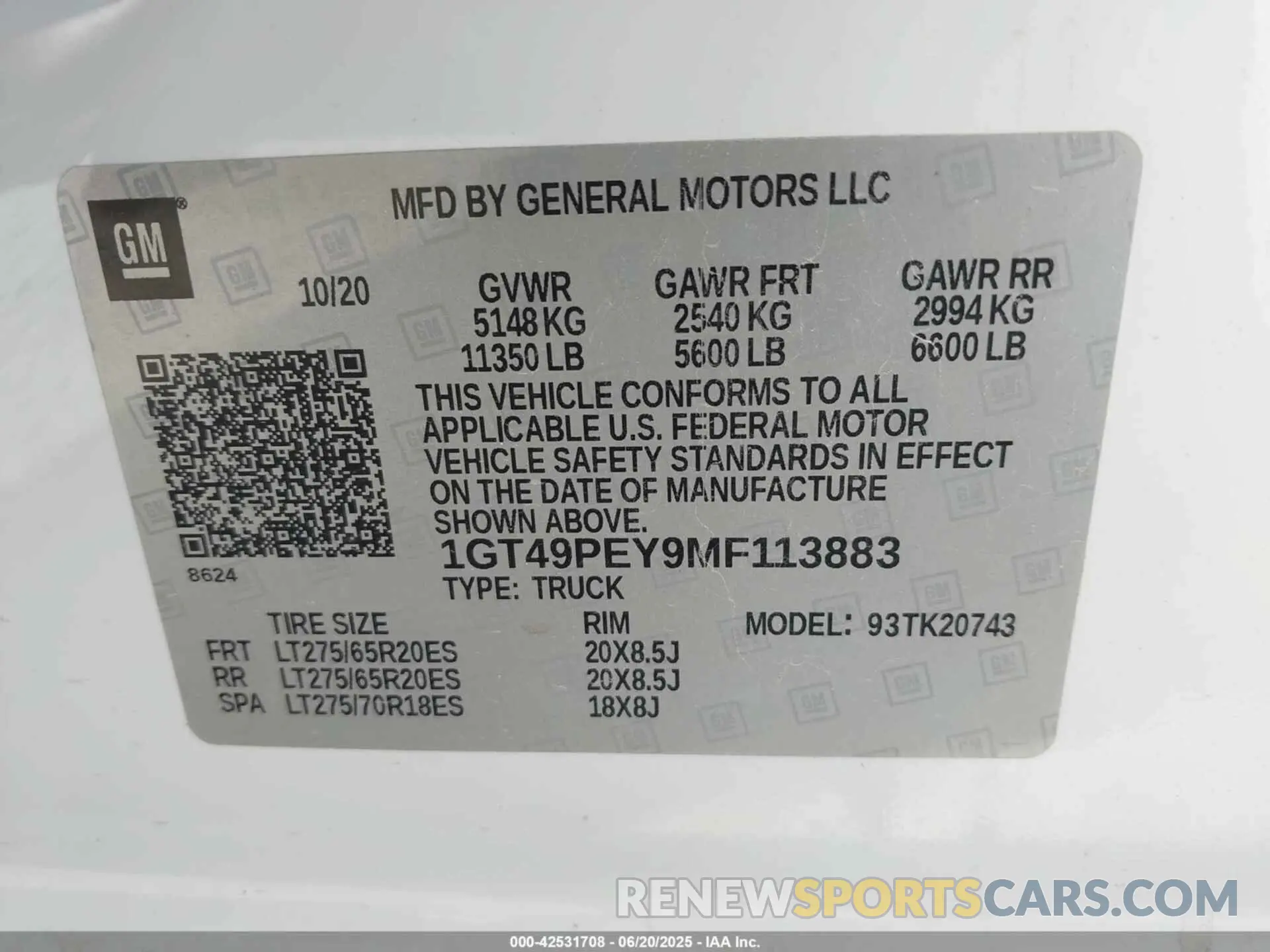 9 Photograph of a damaged car 1GT49PEY9MF113883 GMC SIERRA 2500HD 2021
