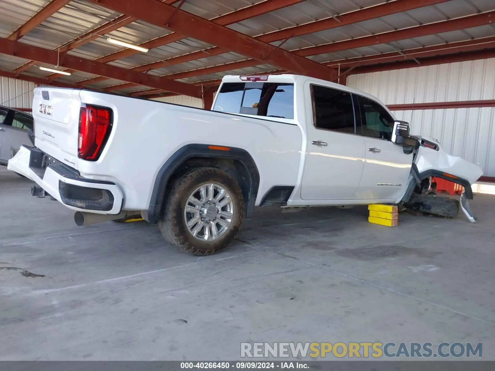 4 Photograph of a damaged car 1GT49REY5MF196496 GMC SIERRA 2500HD 2021