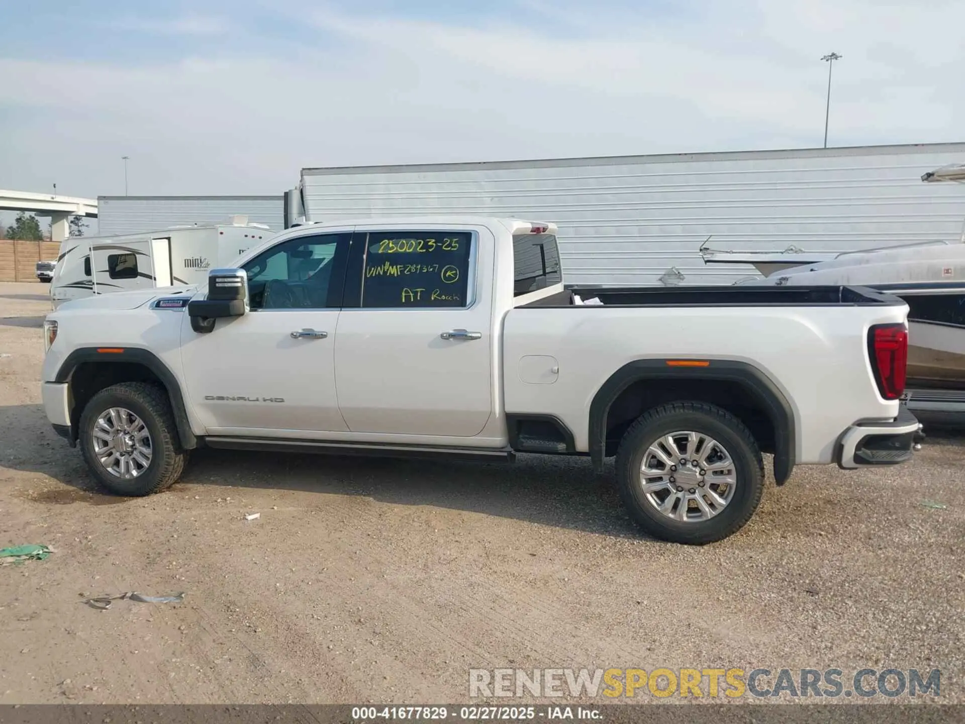 14 Photograph of a damaged car 1GT49REYXMF289367 GMC SIERRA 2500HD 2021