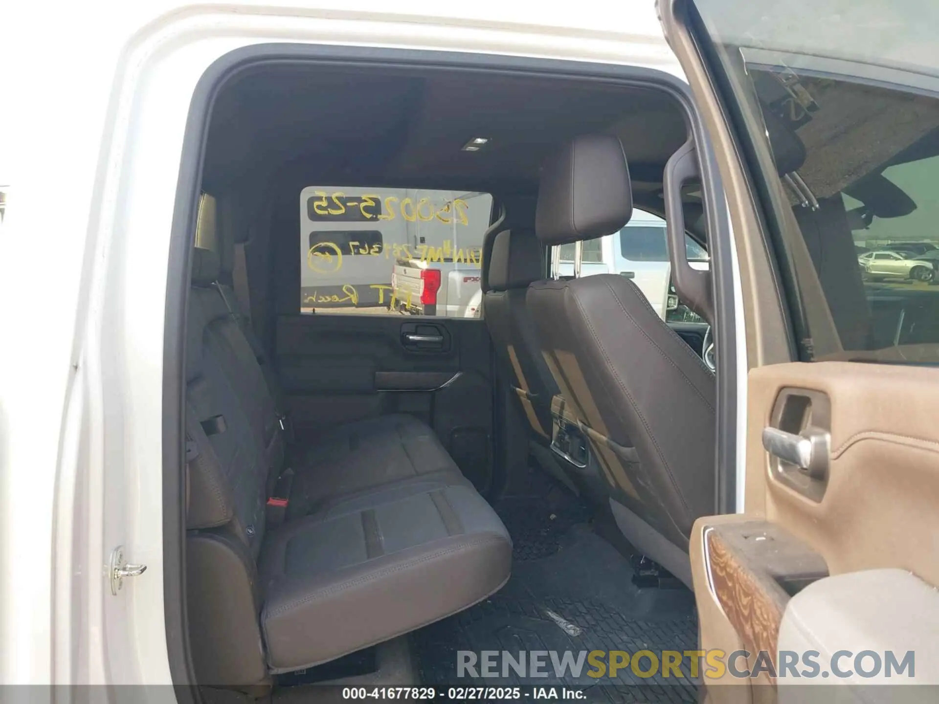 6 Photograph of a damaged car 1GT49REYXMF289367 GMC SIERRA 2500HD 2021