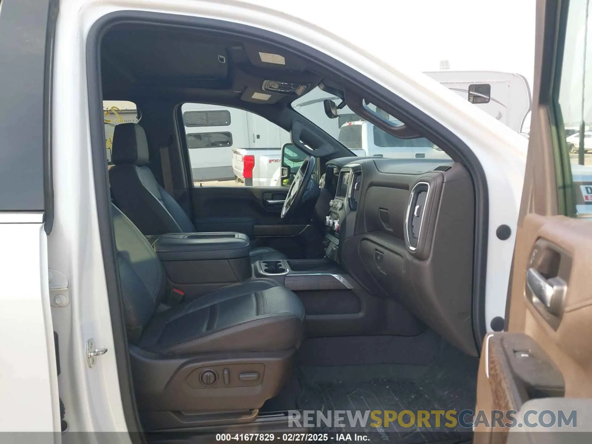 7 Photograph of a damaged car 1GT49REYXMF289367 GMC SIERRA 2500HD 2021