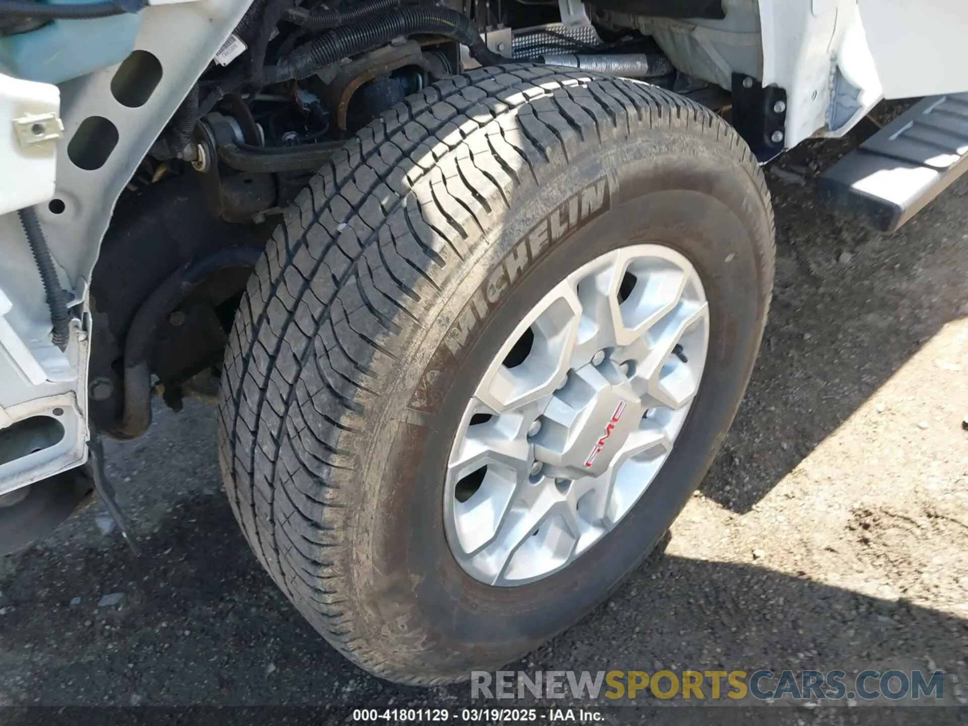 12 Photograph of a damaged car 1GT59LE75MF208395 GMC SIERRA 2500HD 2021