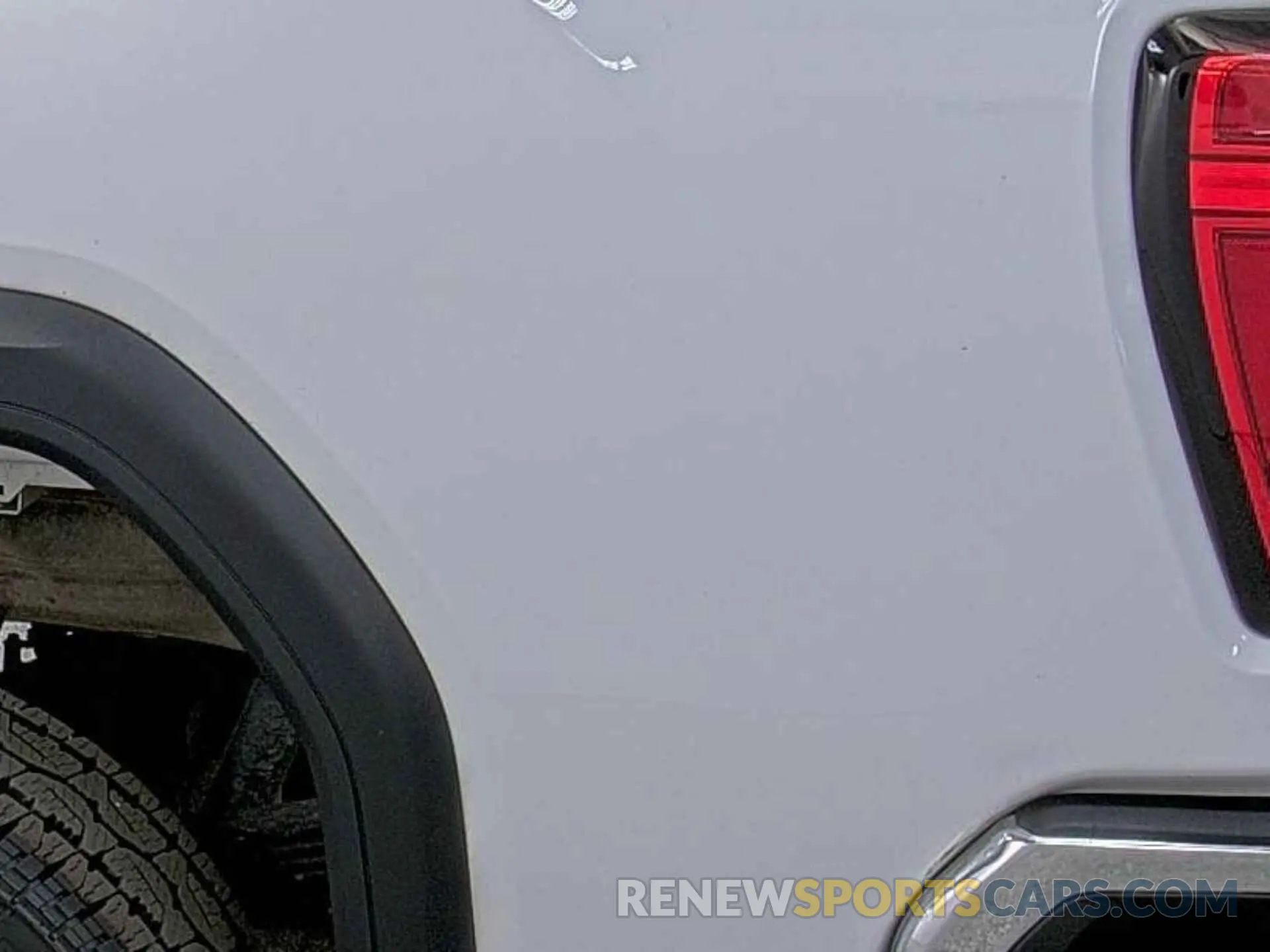 10 Photograph of a damaged car 1GT09LE72NF274995 GMC SIERRA 2500HD 2022
