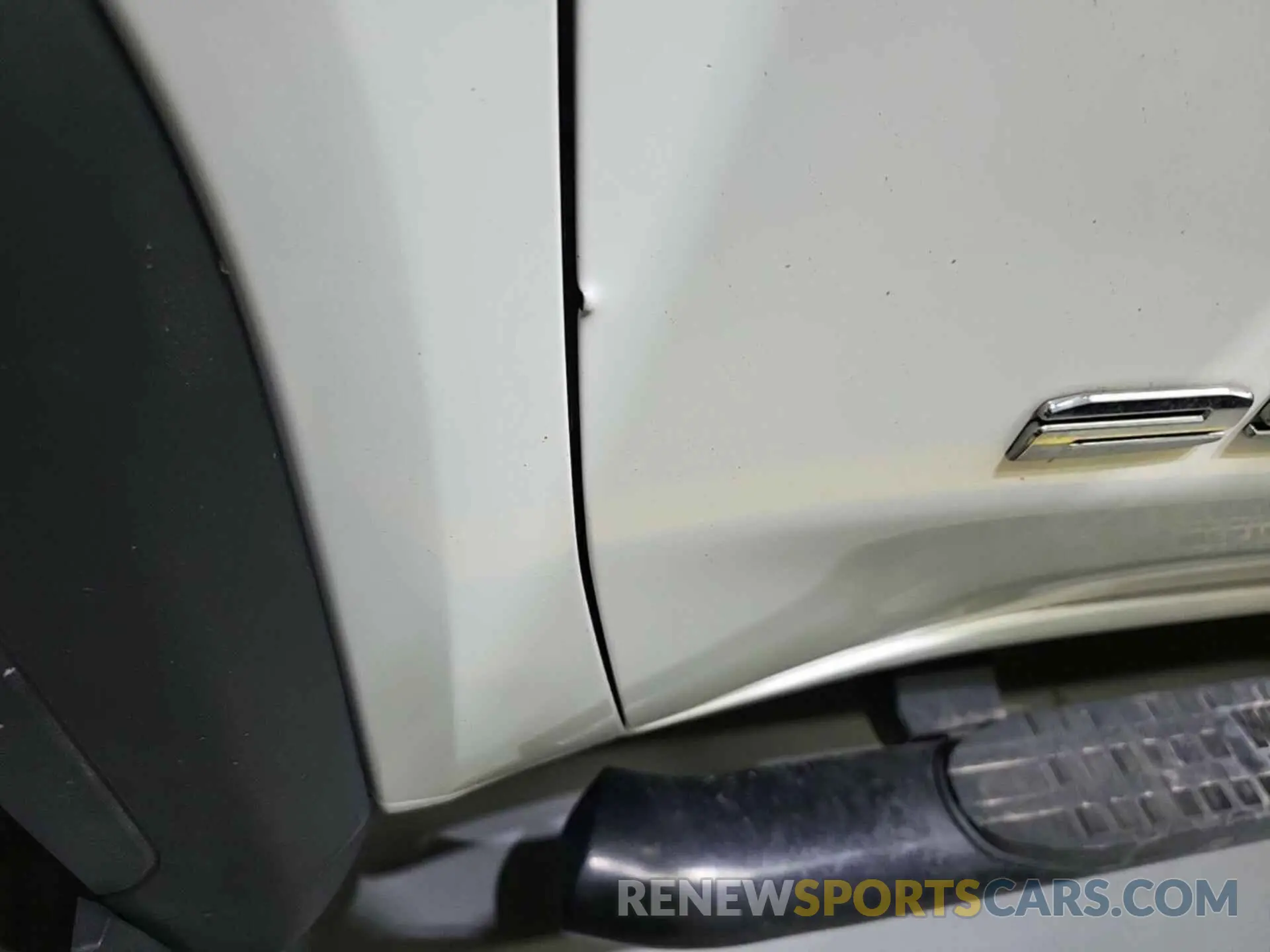 28 Photograph of a damaged car 1GT09LE72NF274995 GMC SIERRA 2500HD 2022