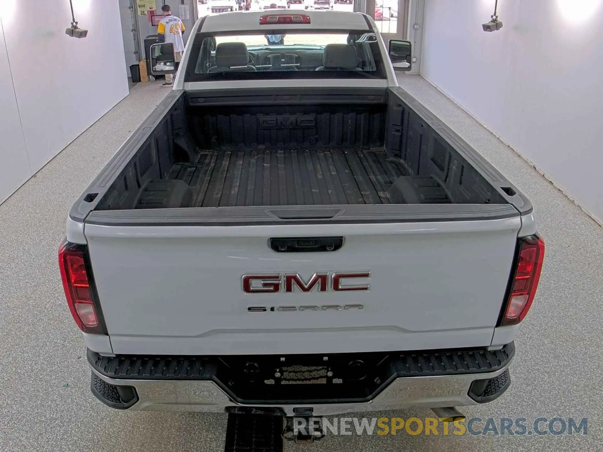 34 Photograph of a damaged car 1GT09LE72NF274995 GMC SIERRA 2500HD 2022
