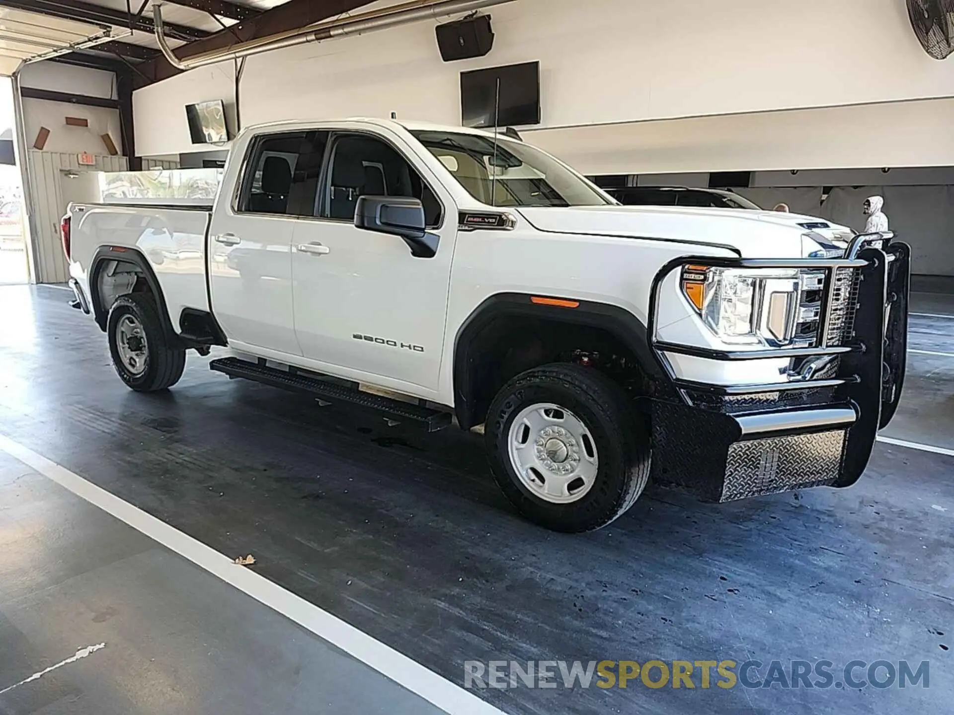14 Photograph of a damaged car 1GT29ME71NF245793 GMC SIERRA 2500HD 2022